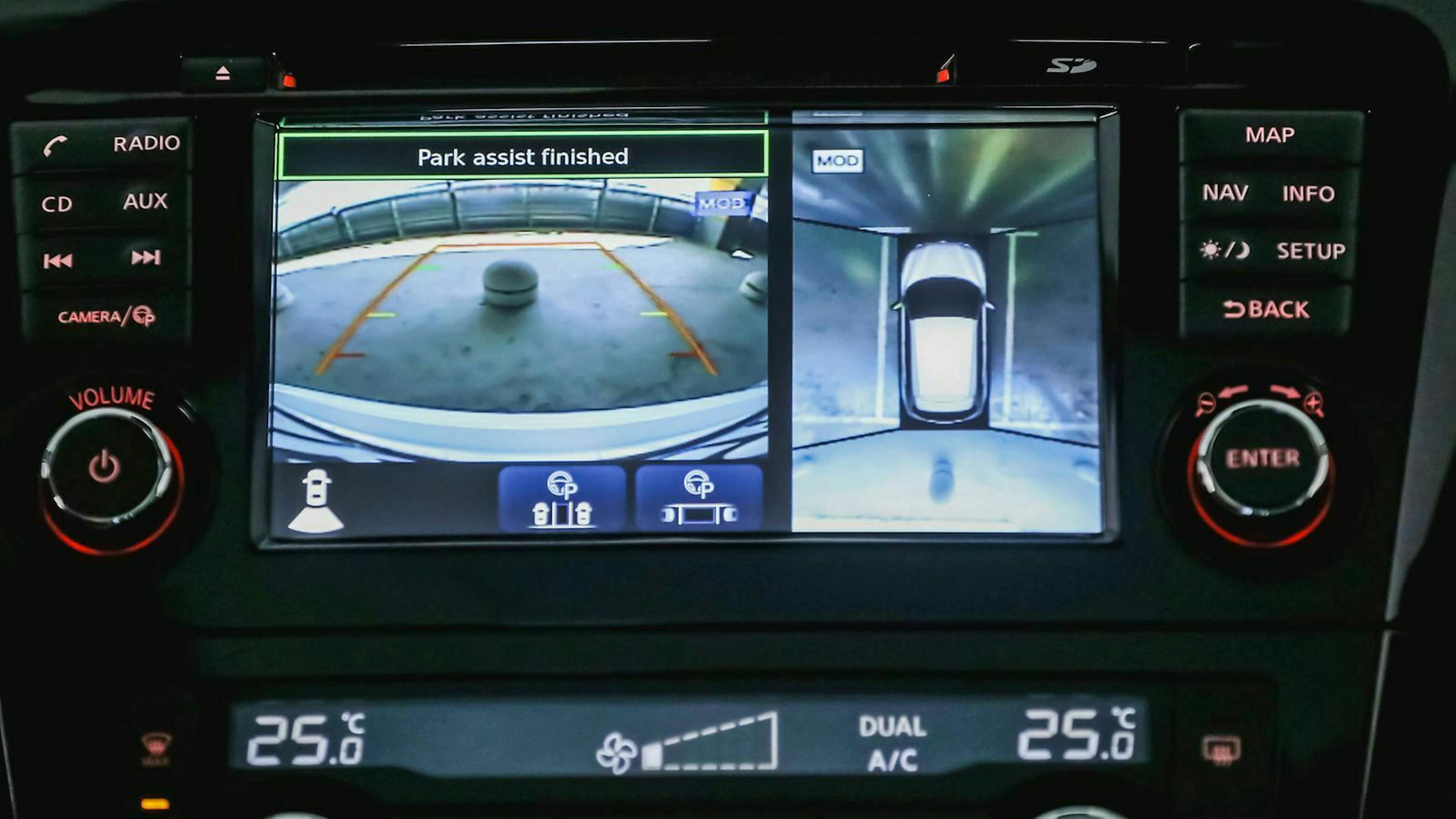 Rückfahrkameras sind heute ein beliebtes Extra bei Neuwagen und erleichtern Dir die Sicht nach hinten.