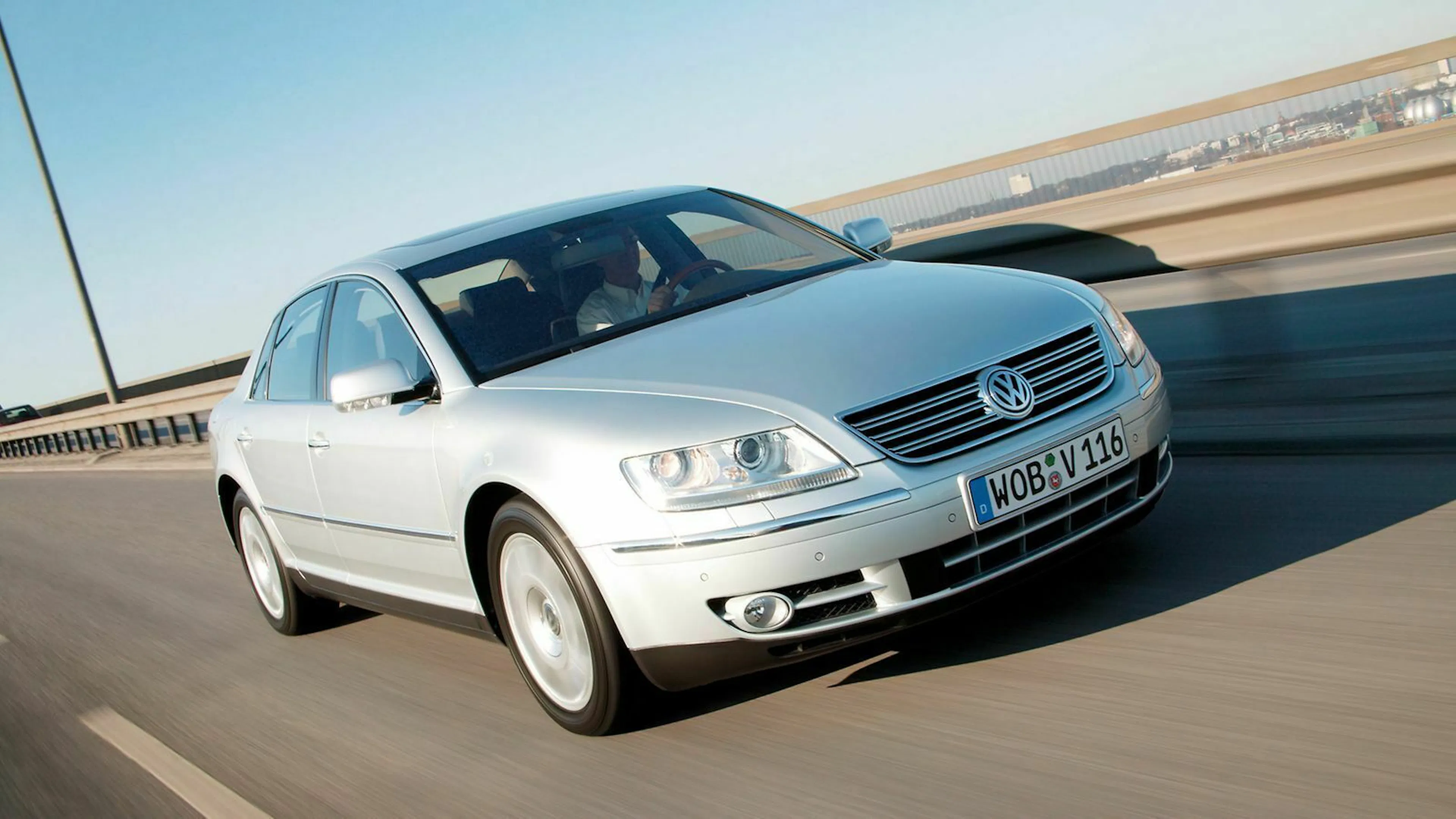 VW Phaeton 01