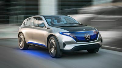 Mercedes Elektro-Studie in der Frontansicht, fahrend