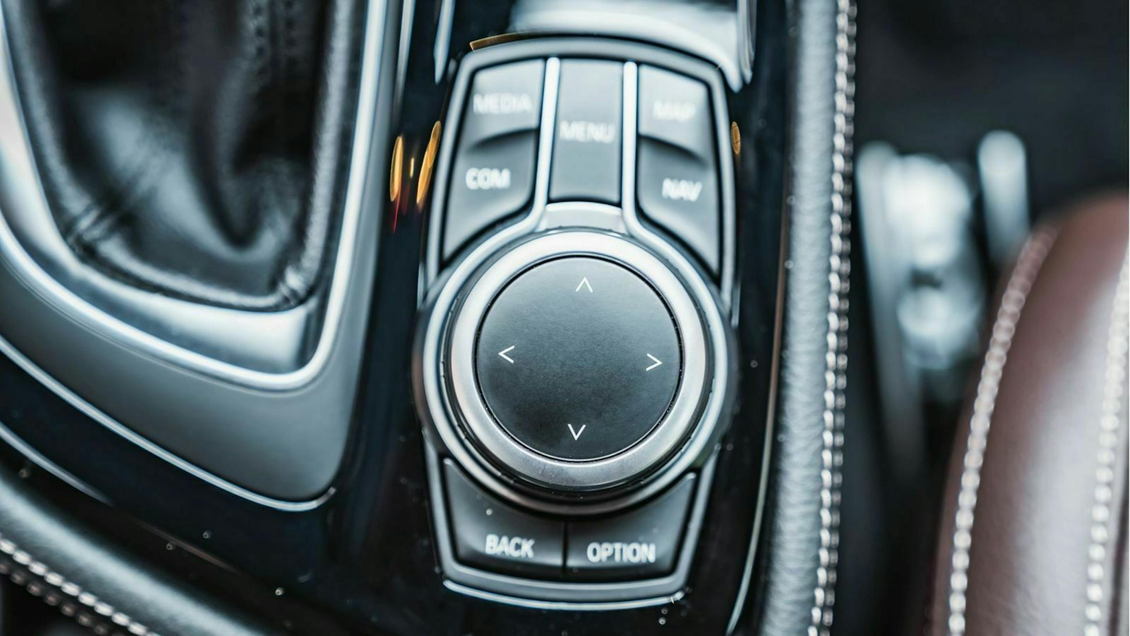 BMW 225 xe Nahaufnahme der Mittelkonsole 