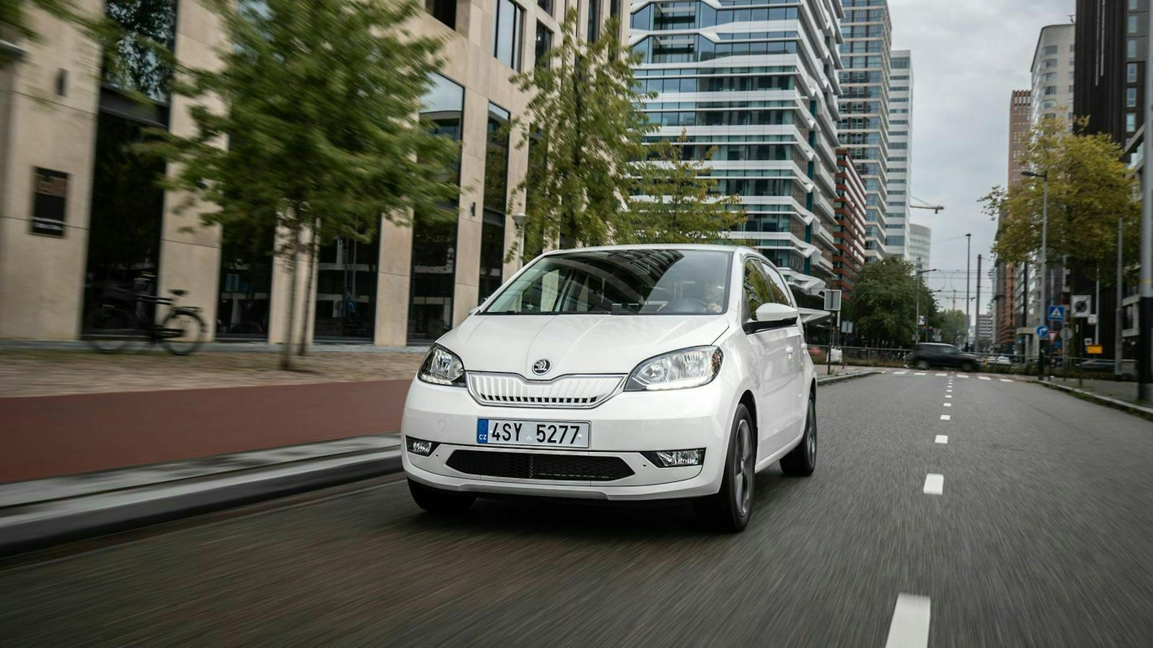 Škoda citigo in der Frontansicht, fahrend