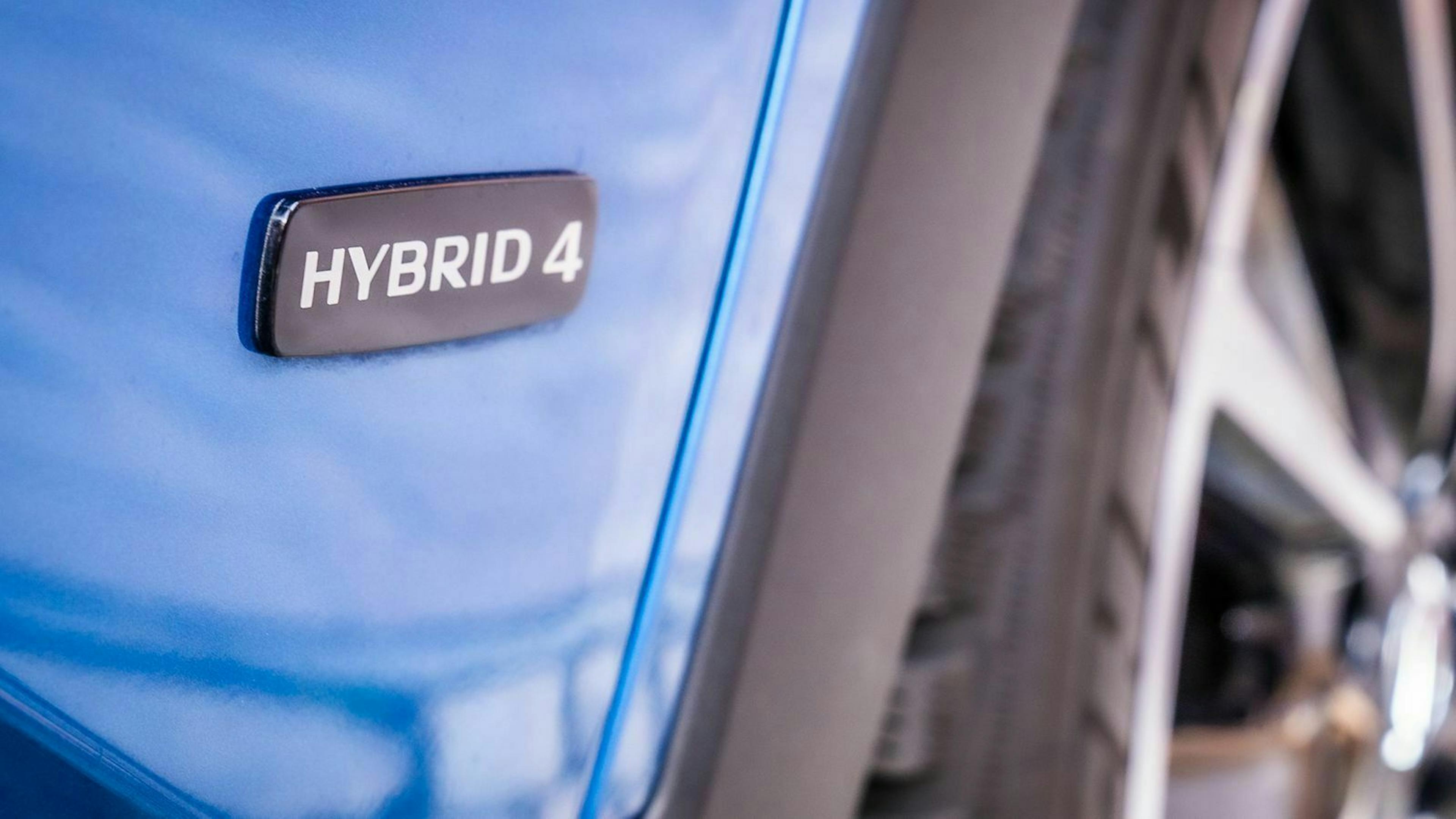 Opel Grandland X Hybrid4 Detailansicht Hybrid4-Emblem