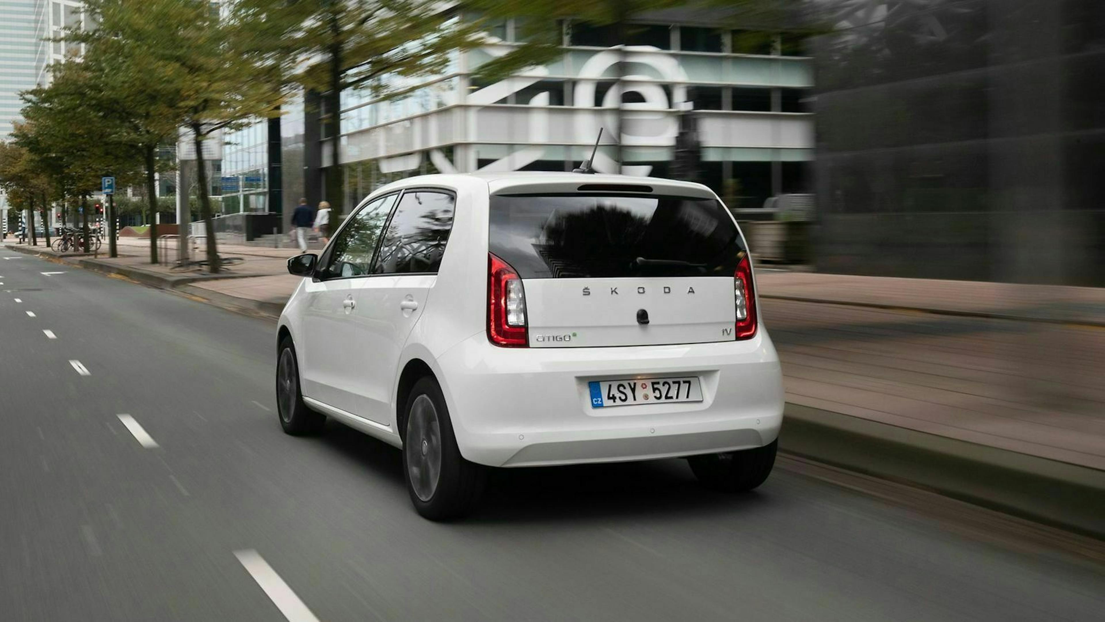 Škoda Citigo in der Heckansicht, fahrend