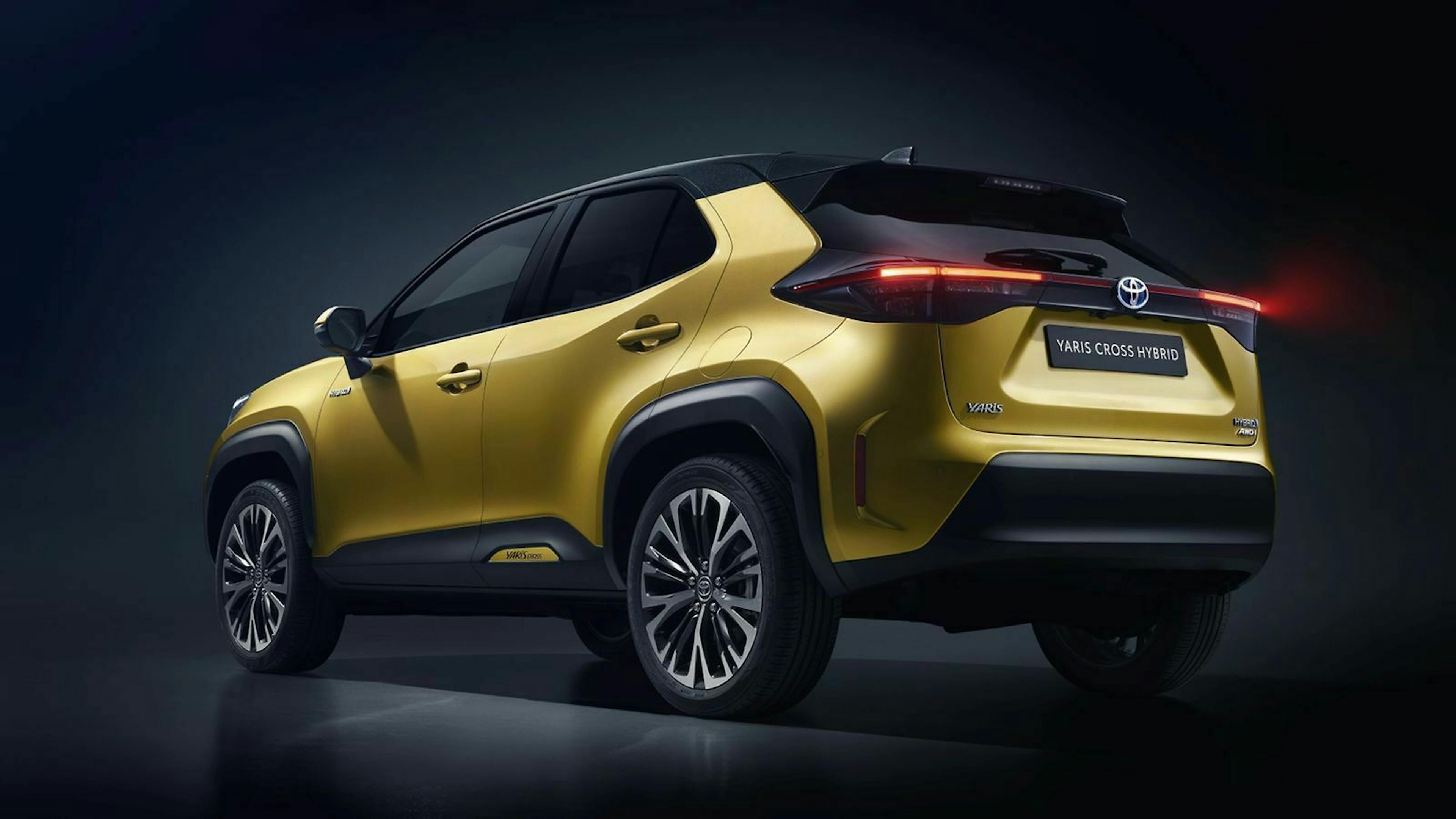 TOYOTA_NEW_YARIS_CROSS_REAR_LEFT