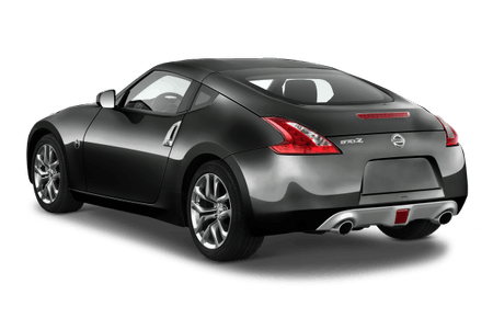 Schwarzer Sportwagen mit silbernen Felgen, niedriger Karosserie, zwei Auspuffrohren und glänzender Lackierung, Heckansicht.