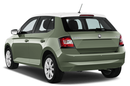 Grüner Skoda Fabia Hatchback, Rückansicht, mit weißem Dach und weißen Felgen, geparkt ohne sichtbare Umgebung.