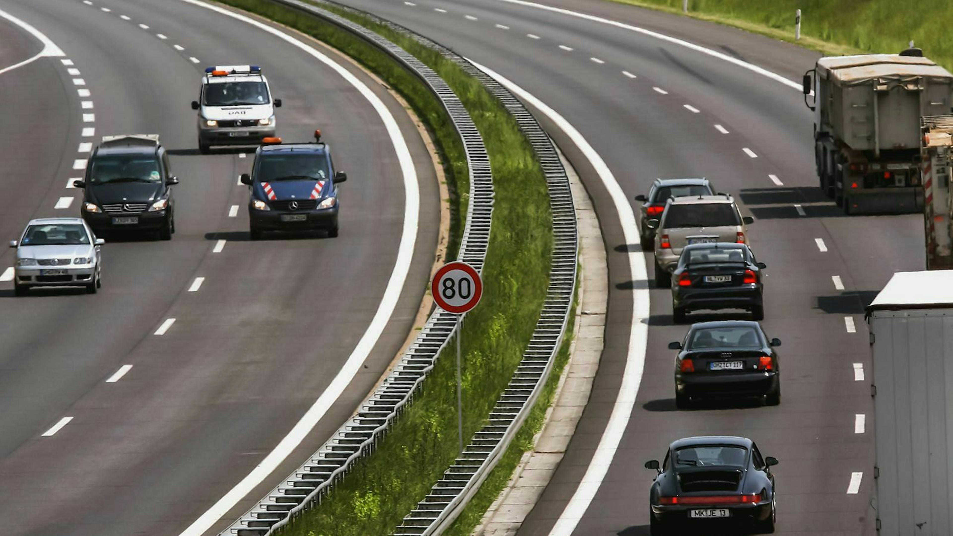 Auf deutschen Autobahnen gilt: Hier gibt es keine Mindestgeschwindigkeit.