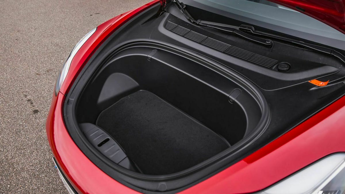 Unter der Motorhaube des Tesla Model 3 befindet sich ein weiterer Staurraum