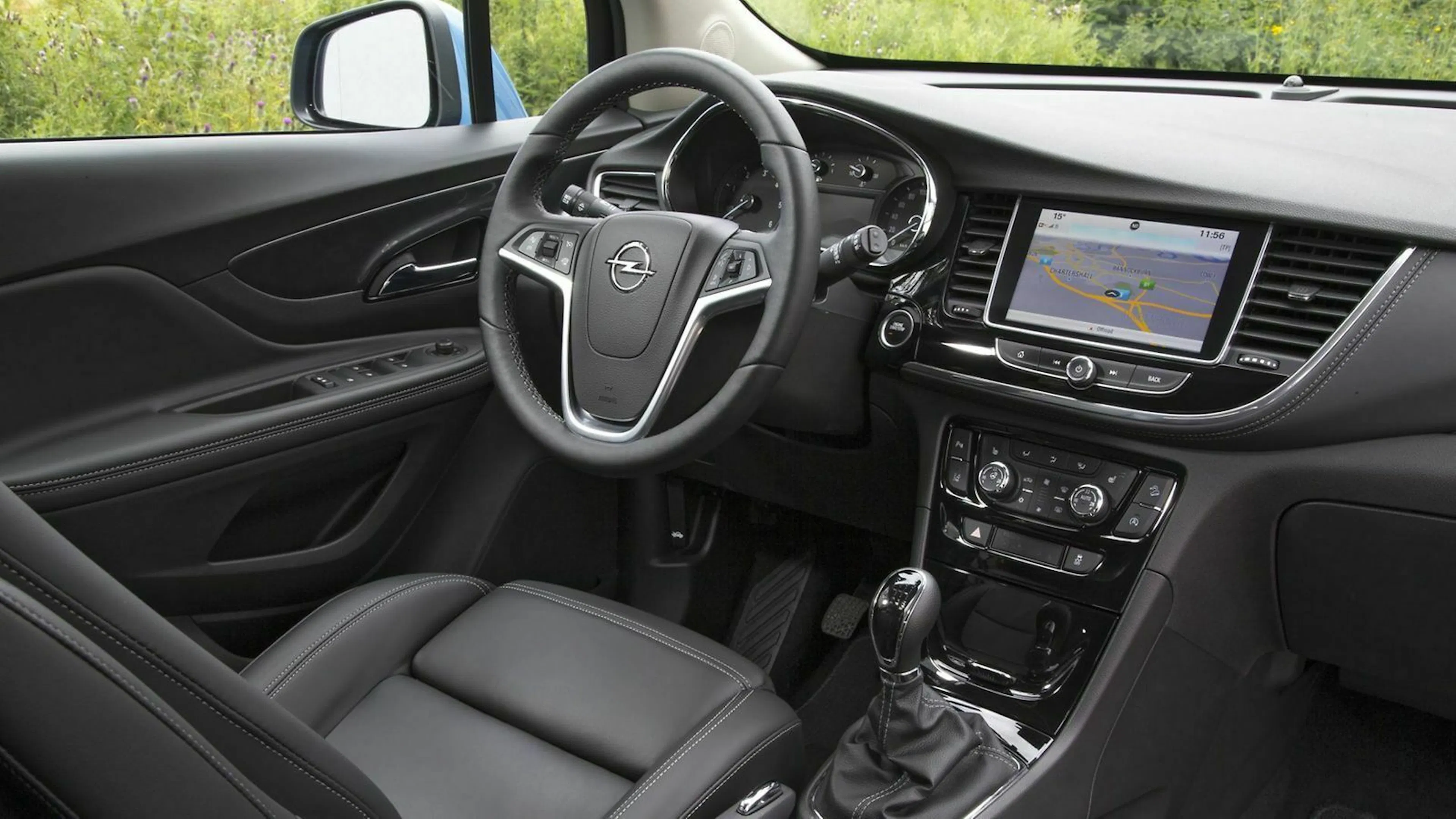 Deutlich ansehnlicher und besser zu bedienen als zuvor: Zum Facelift 2016 überarbeitete Opel die Mittelkonsole stark
