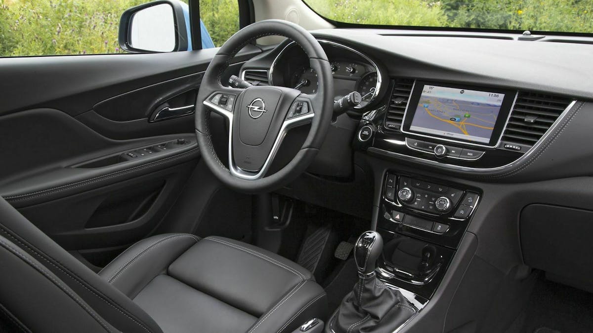 Deutlich ansehnlicher und besser zu bedienen als zuvor: Zum Facelift 2016 überarbeitete Opel die Mittelkonsole stark