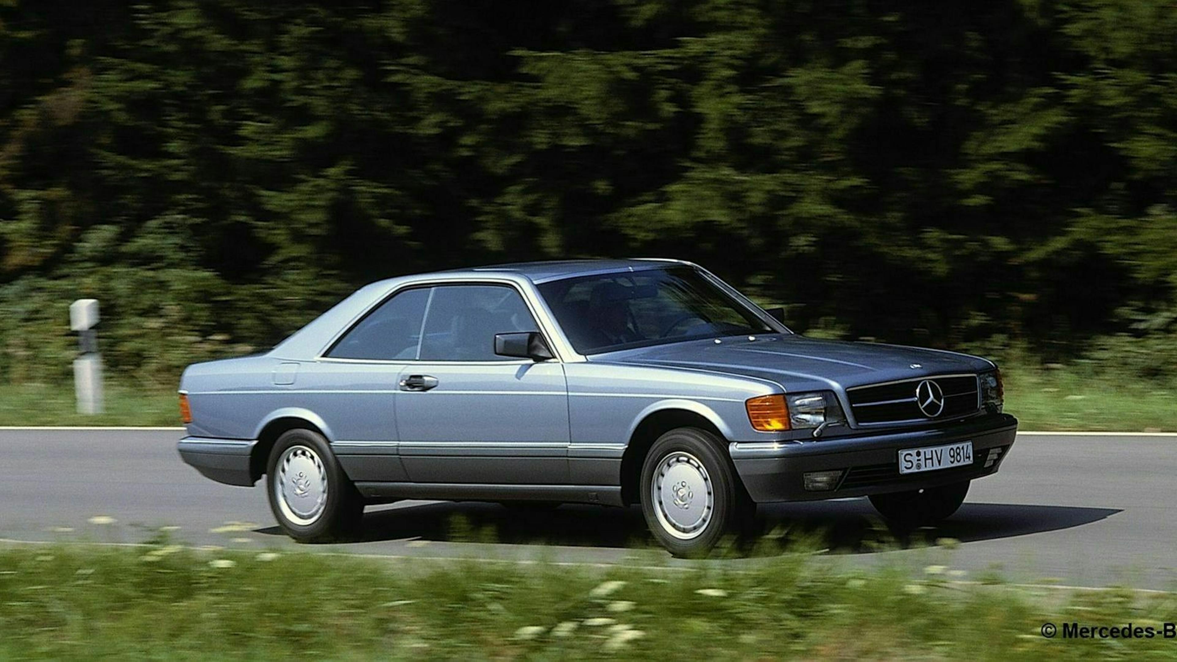 Mercedes W126 in Seitenansicht