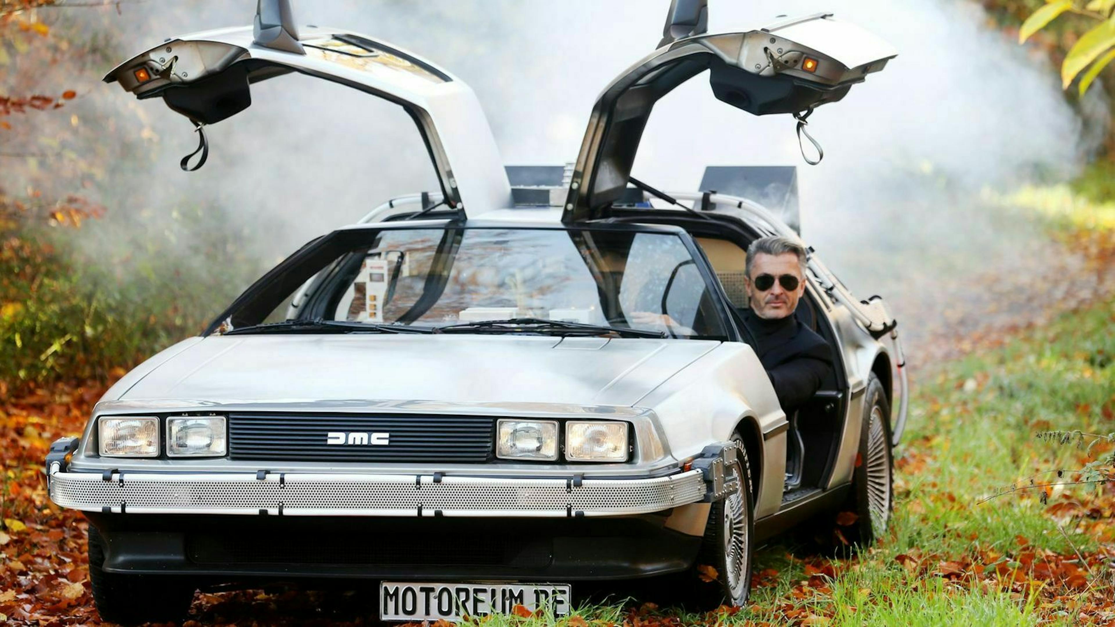 Zu sehen ist der DeLorean DMC aus dem Film "Zurück in die Zukunft"