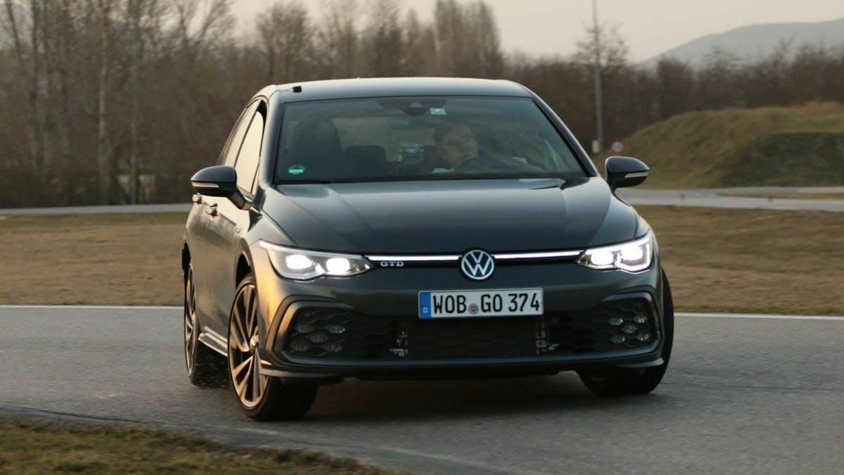 Zu sehen ist der Golf GTD von vorne