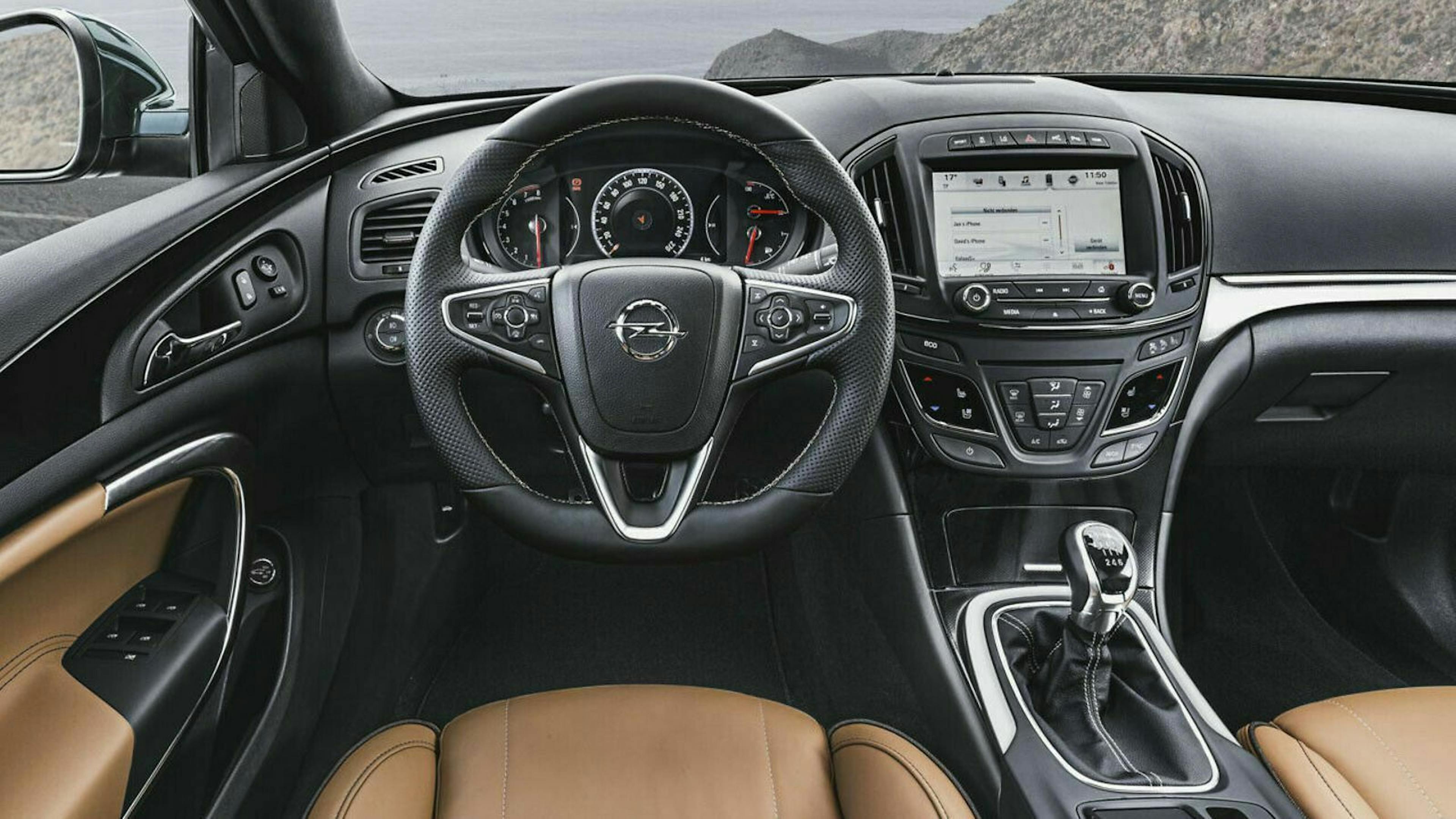 2013 modernisierte Opel den Insignia. Unter anderem verbesserten die Rüsselsheimer das Infotainment