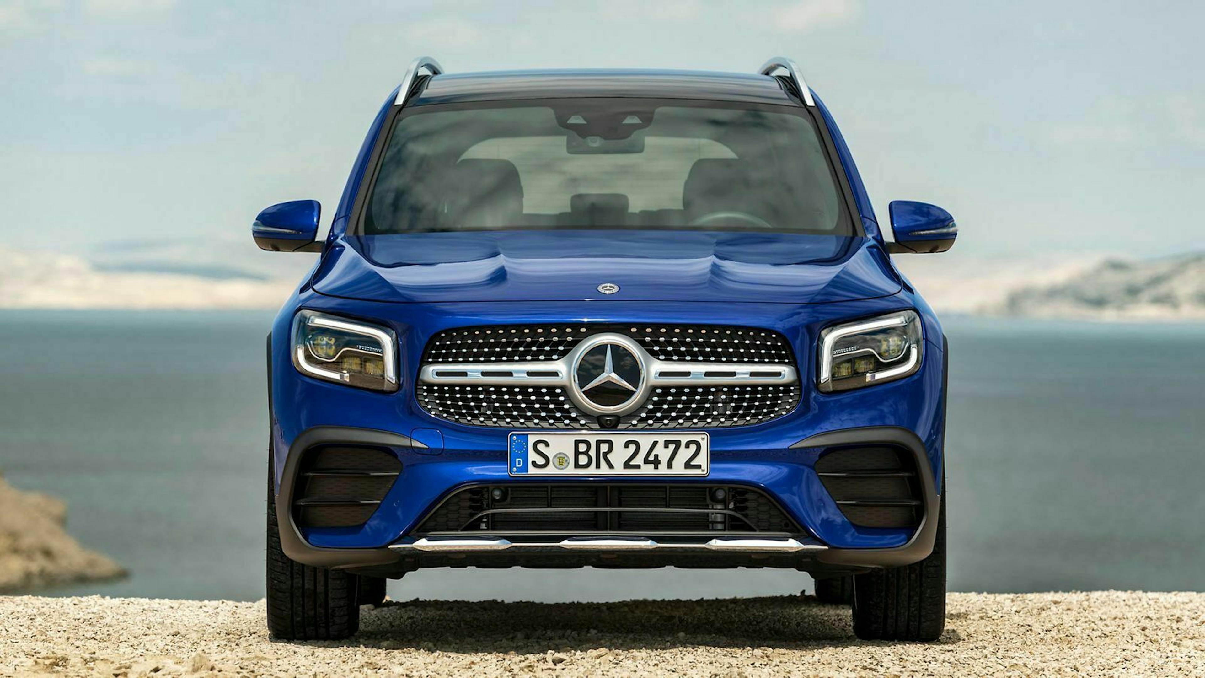 Die LED-und Nebelscheinwerfer des Mercedes GLB sind serienmäßig
