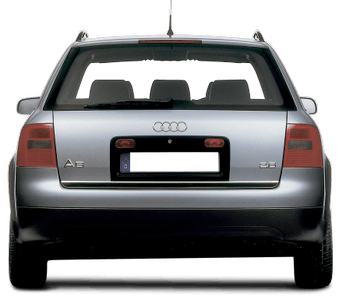 Heckansicht eines silbernen Audi A6 Avant mit sichtbarem Markenlogo und Nummernschild. Drei Kopfstützen im Inneren erkennbar.