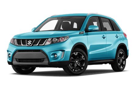 Türkiser Suzuki Vitara SUV, seitlich von vorn fotografiert, vor weißem Hintergrund. Schwarze Felgen, moderne Scheinwerfer.