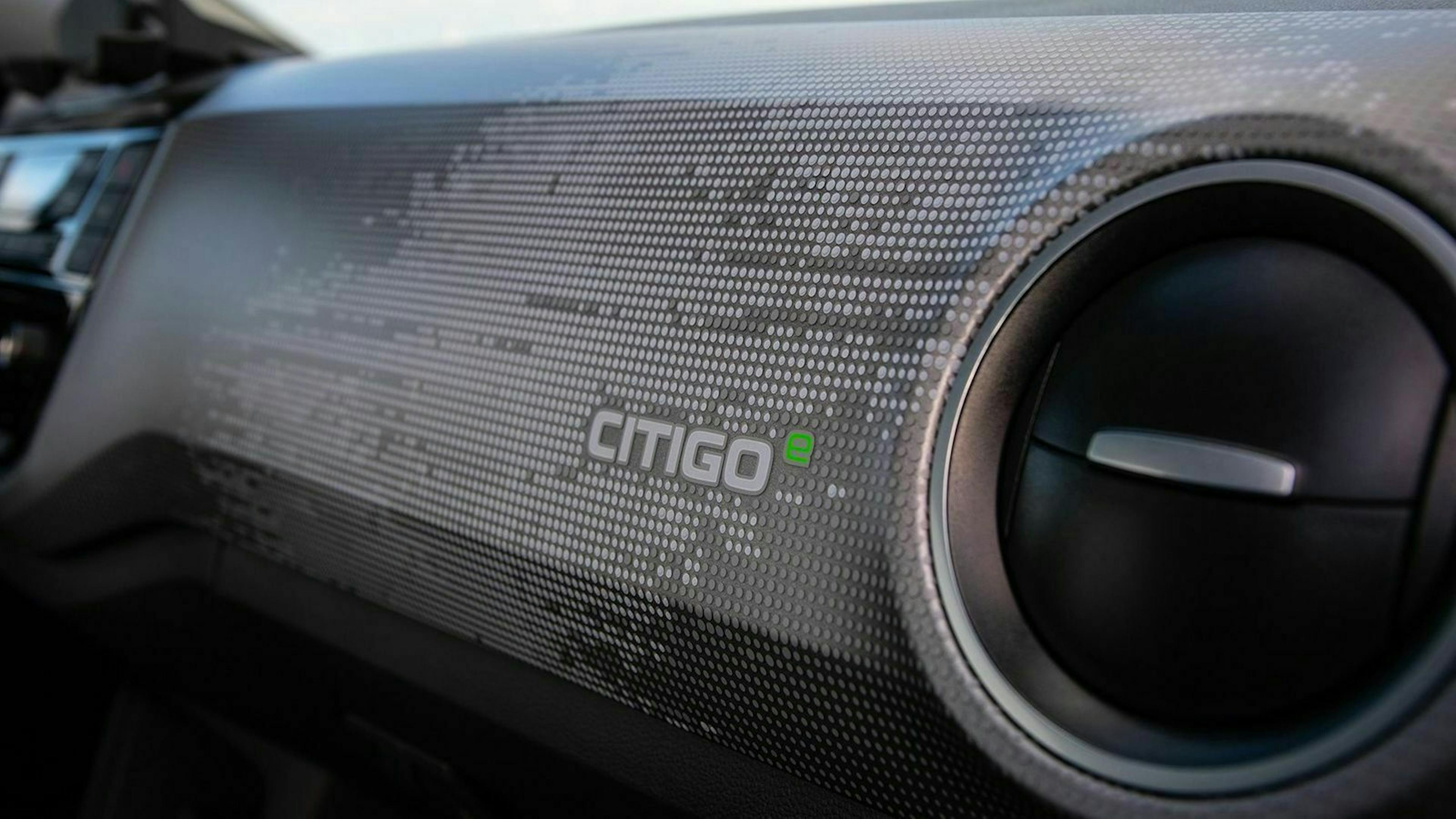 Sicht auf das Armaturenbrett des Skoda Citigo e iV