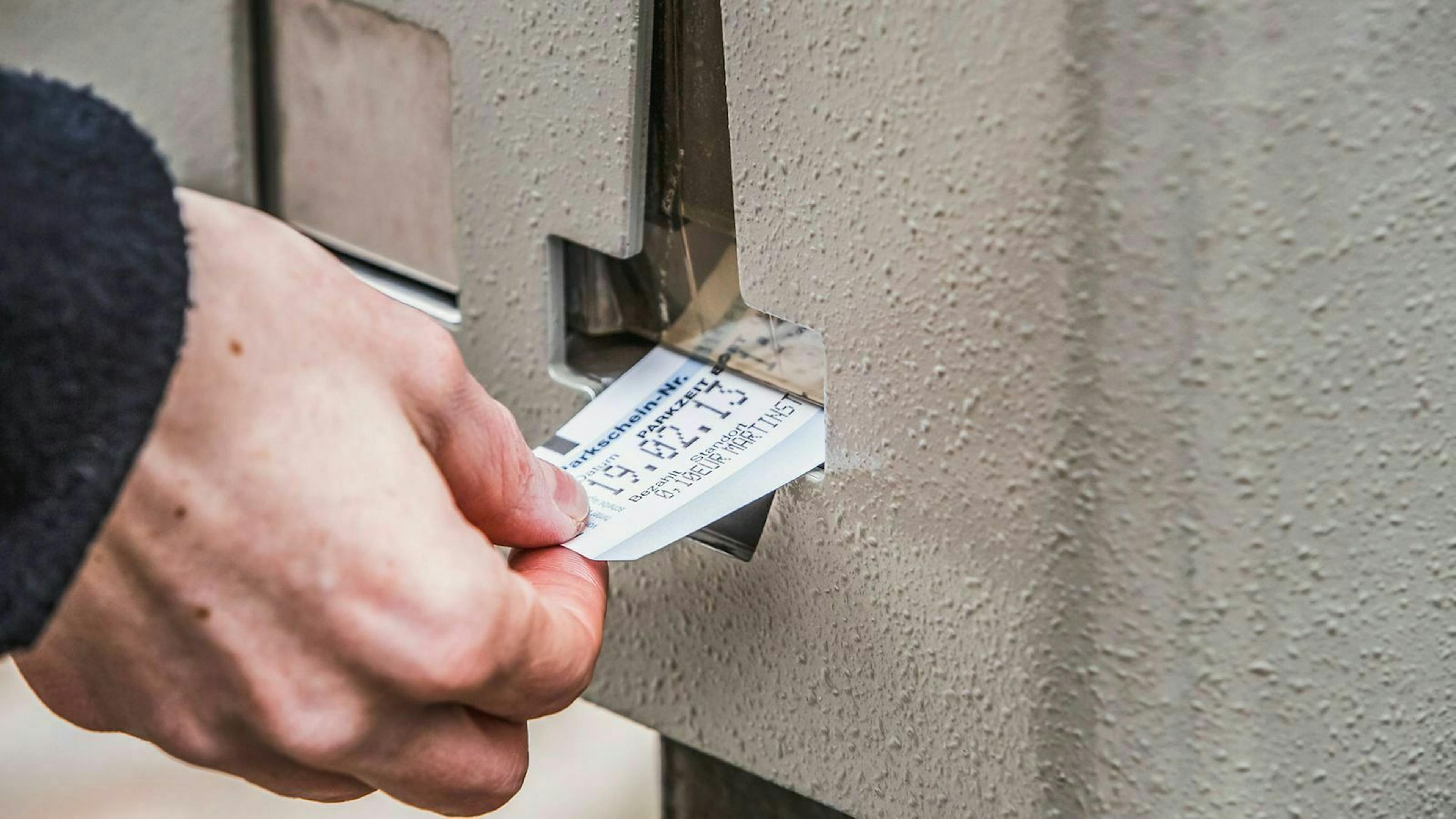 Auch mögliche Parkgebühren oder Mautgebühren kannst du bei den Spritkostenrechnern hinterlegen.