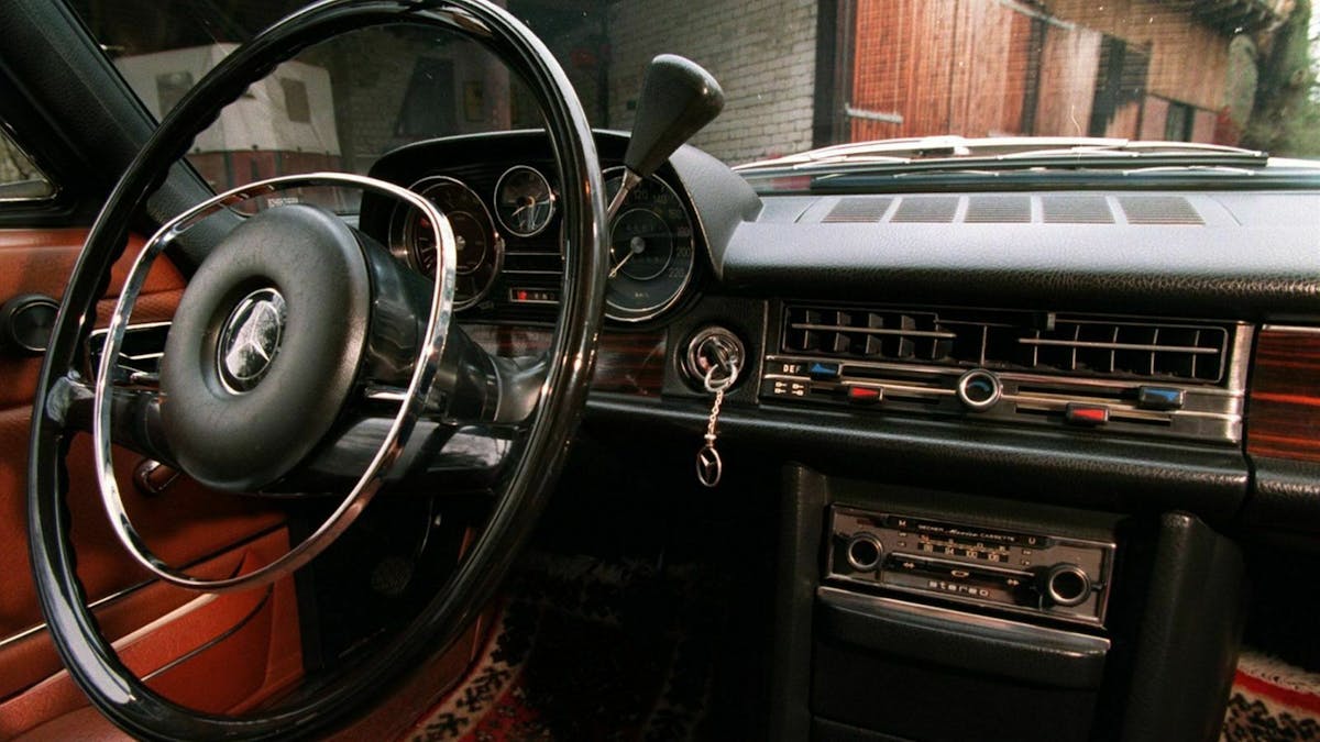 Mercedes /8 Cockpit