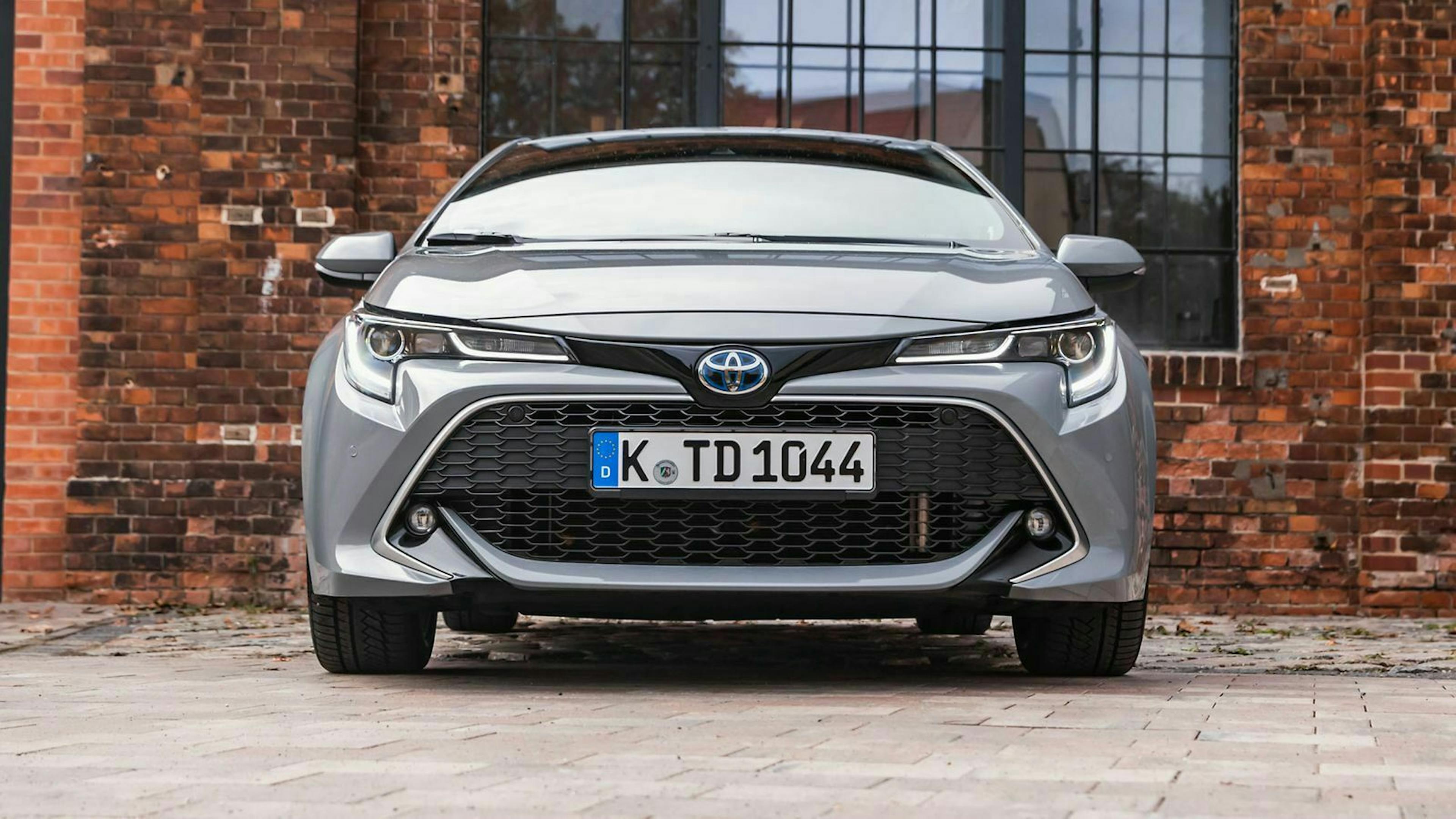 Toyota Corolla 2.0 Hybrid Frontansicht