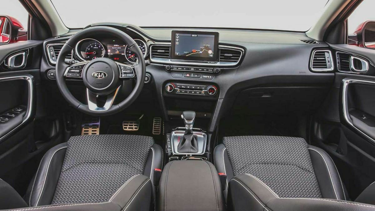 Aufgeräumt und übersichtlich: Der Innenraum des Kia Ceed III