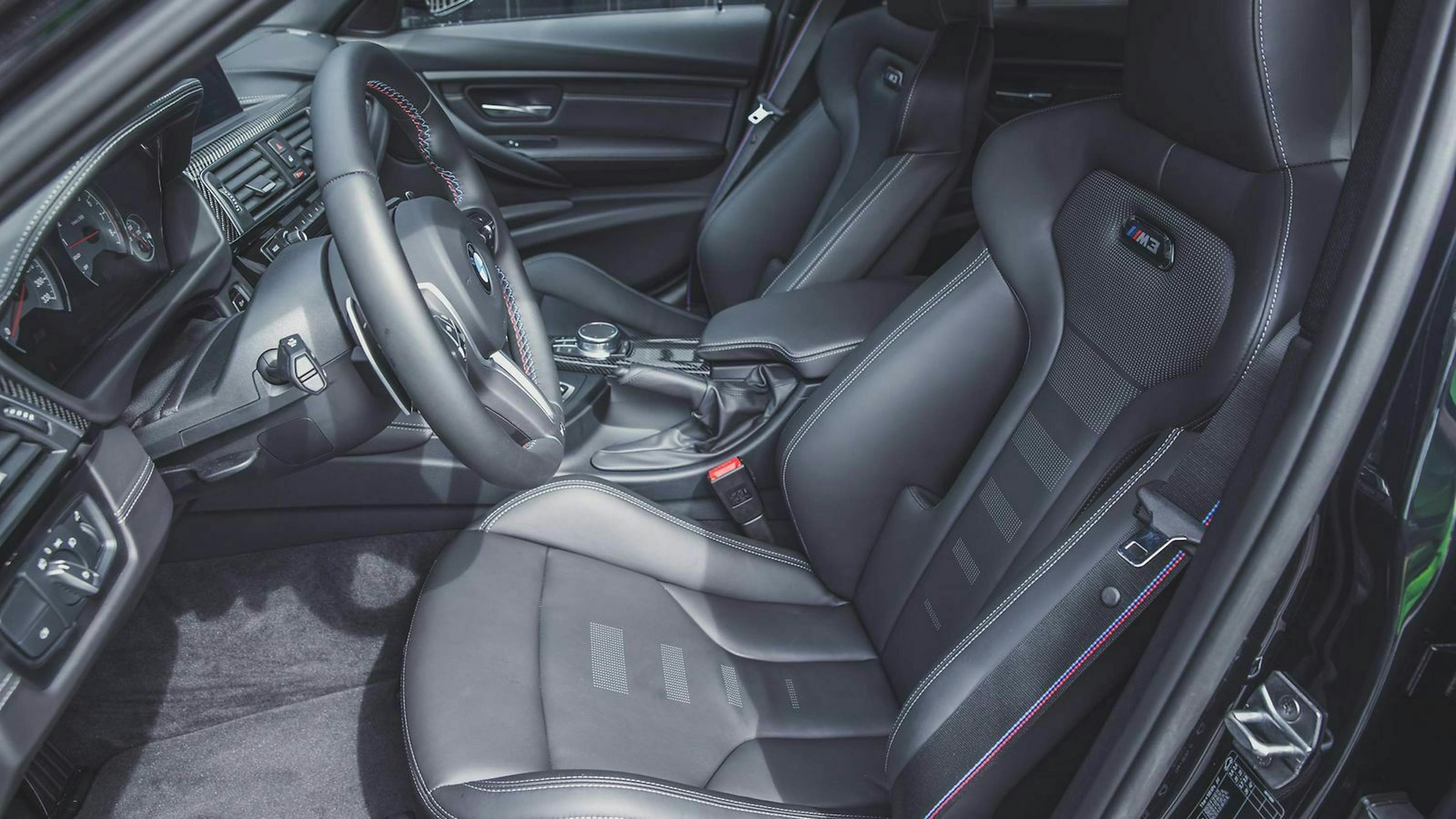 BMW M3 Innenraum Fahrersitze