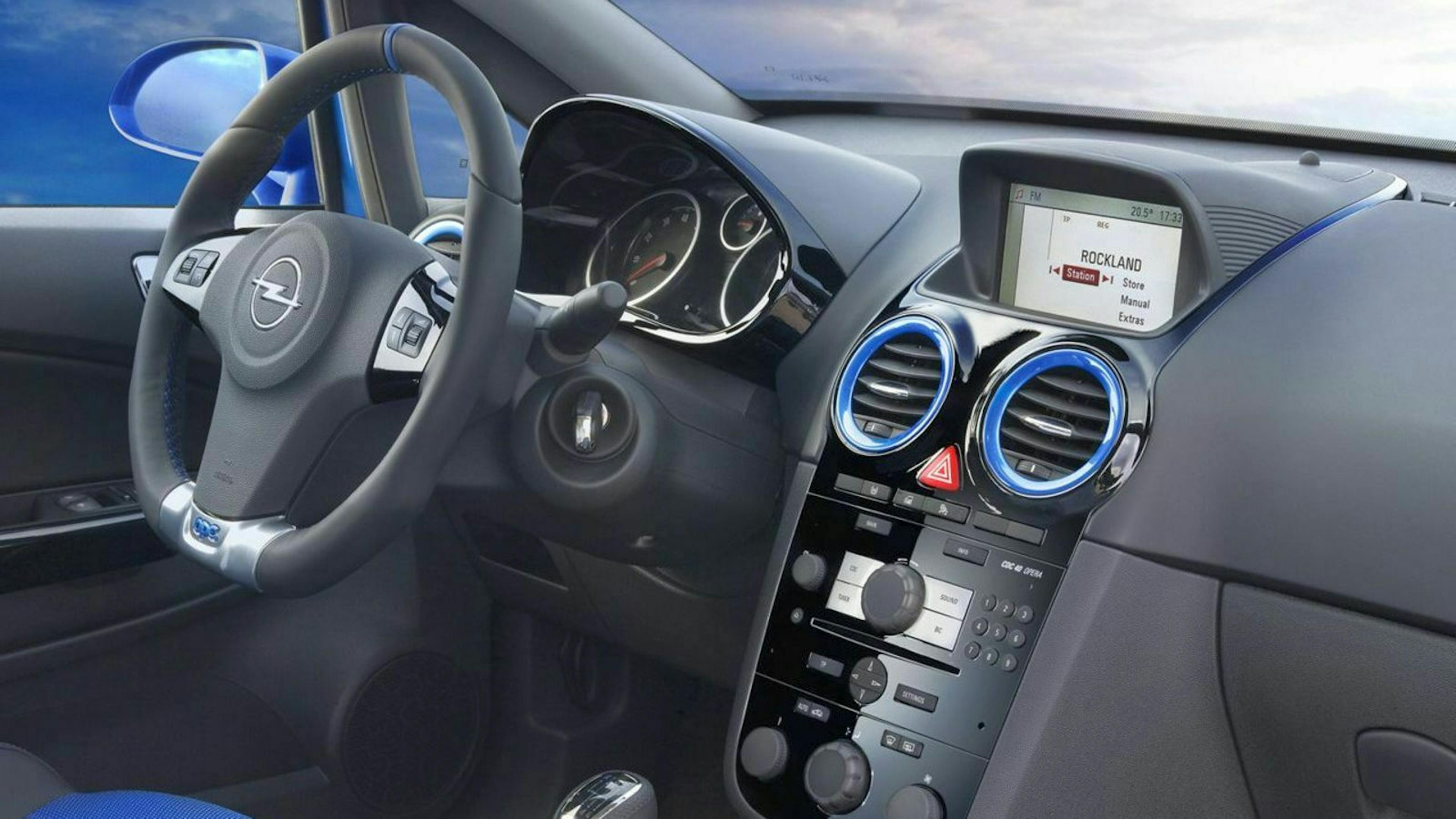 Opel-Corsa_OPC-2008-Cockpit