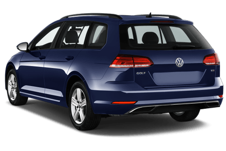 Dunkelblauer VW Golf Kombi, Rückansicht, stehend auf weißem Hintergrund. Sicht auf Rückleuchten, Emblem und Nummernschildbereich.