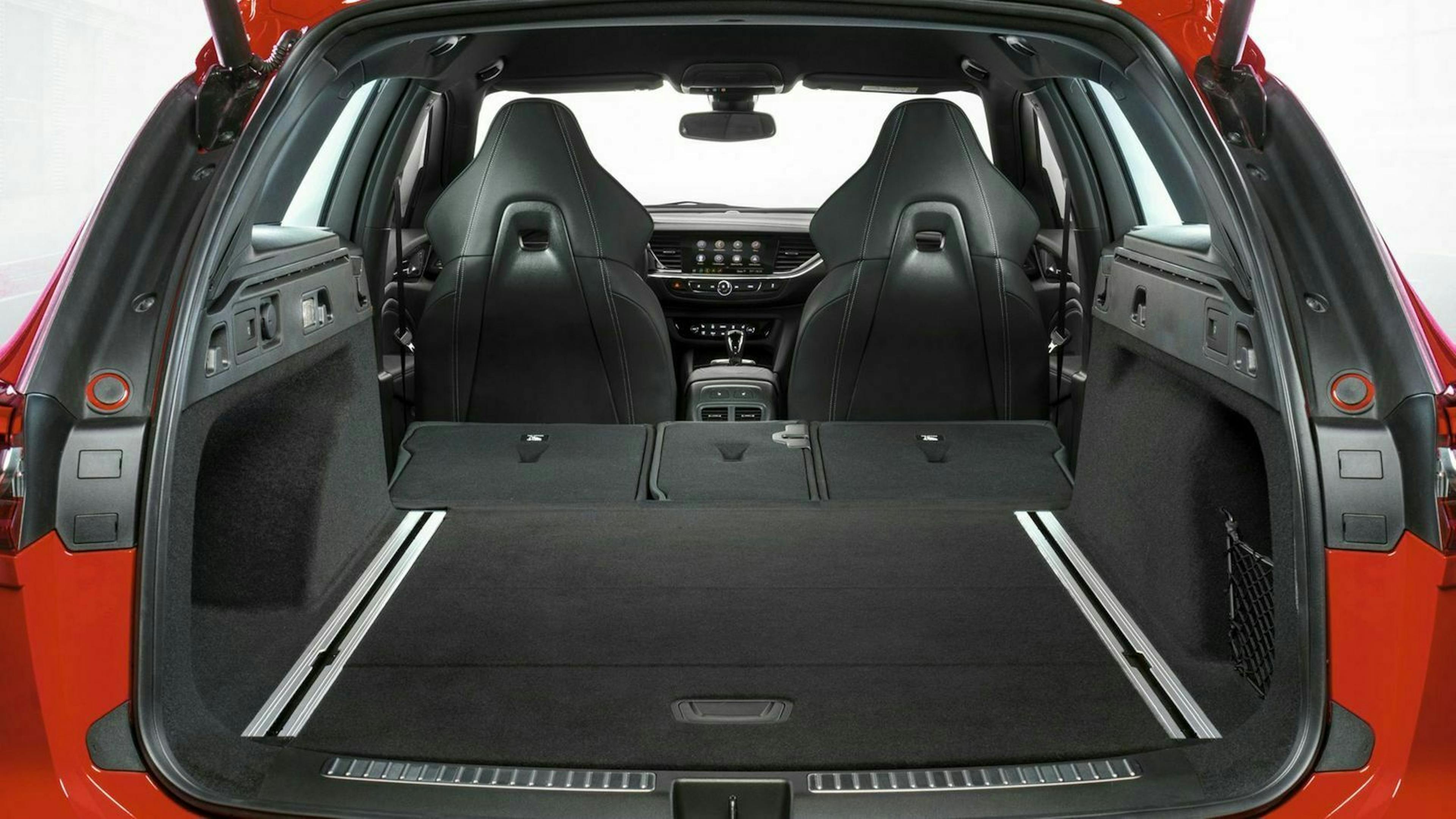 Opel Insignia GSI 2020 FL Blick in den Kofferraum