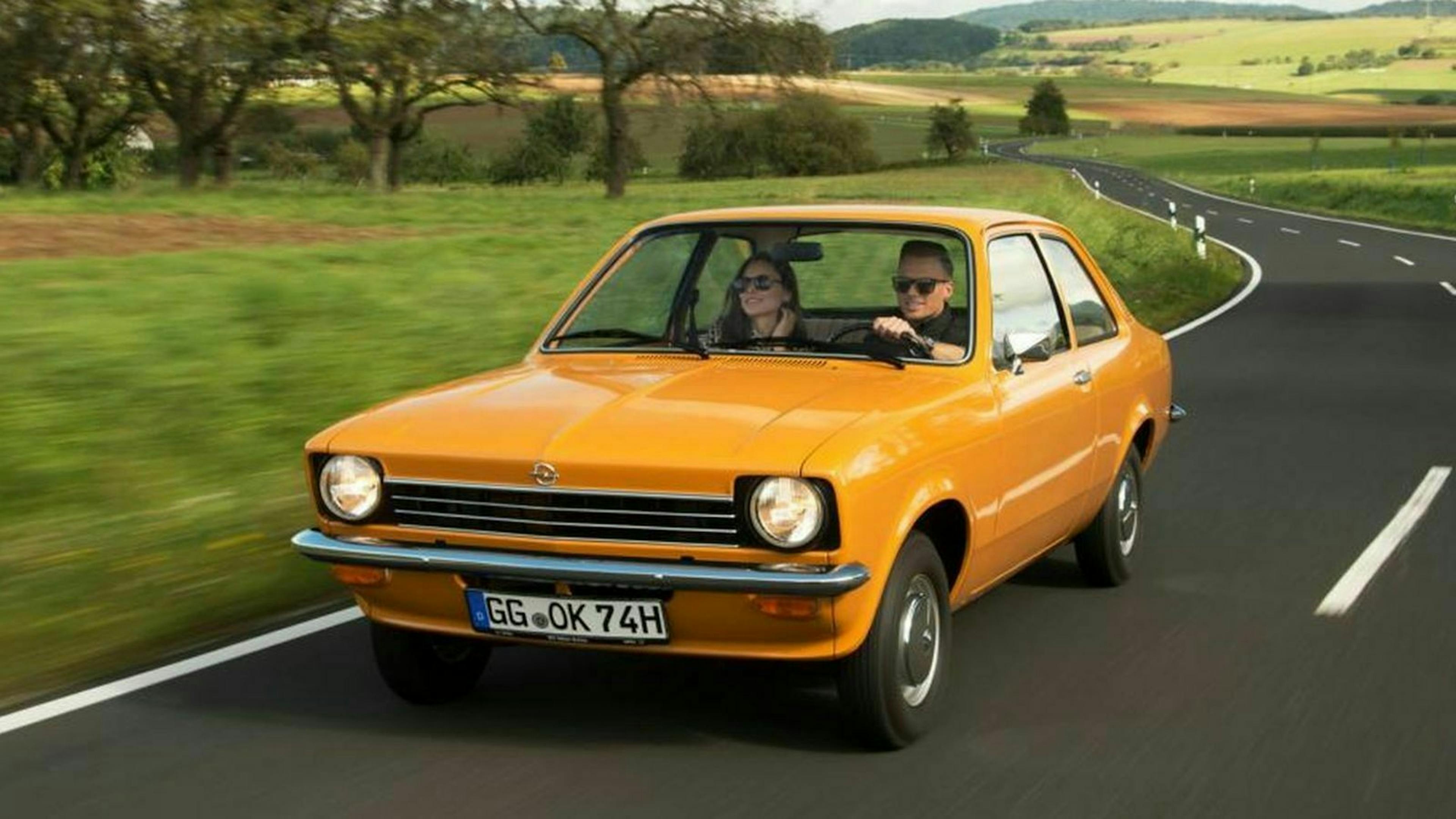 Opel Kadett C in der Frontansicht, fahrend