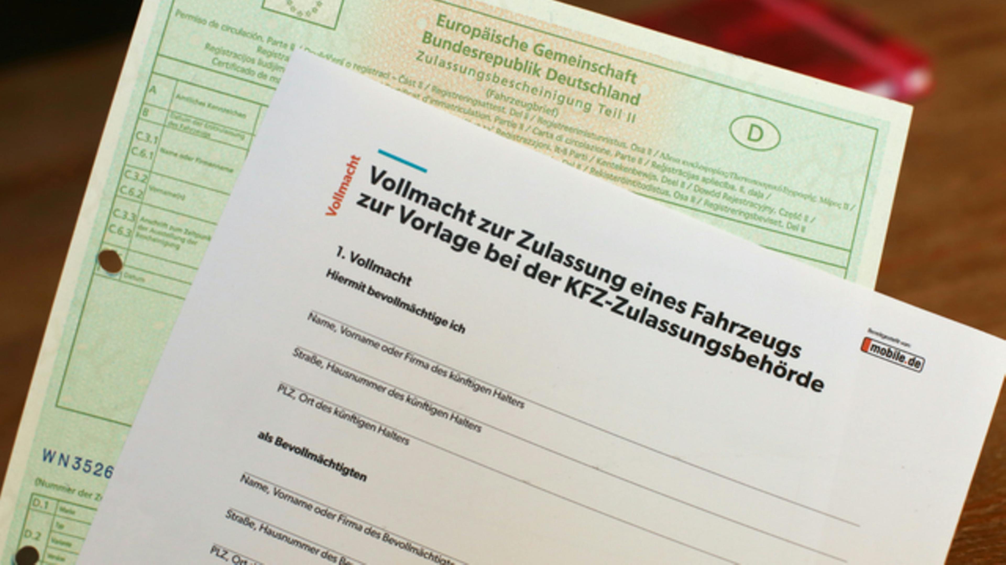 Eine Abbildung, die eine ausgedruckte PDF-Vorlage zur Erstellung einer Vollmacht zur Kfz-Zulassung zeigt