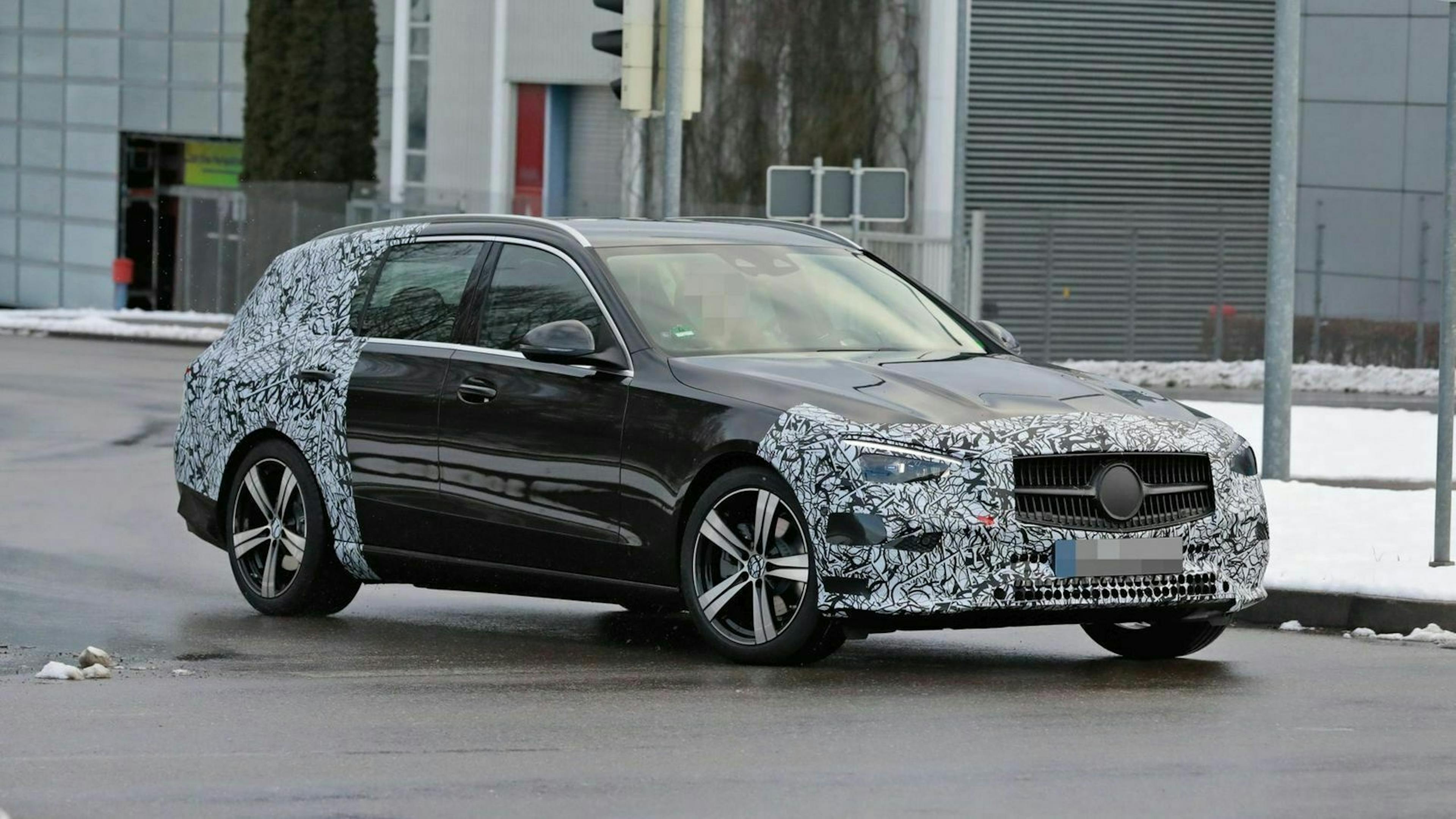 Mercedes C-Klasse Erlkönig Dreiviertel-Heckansicht