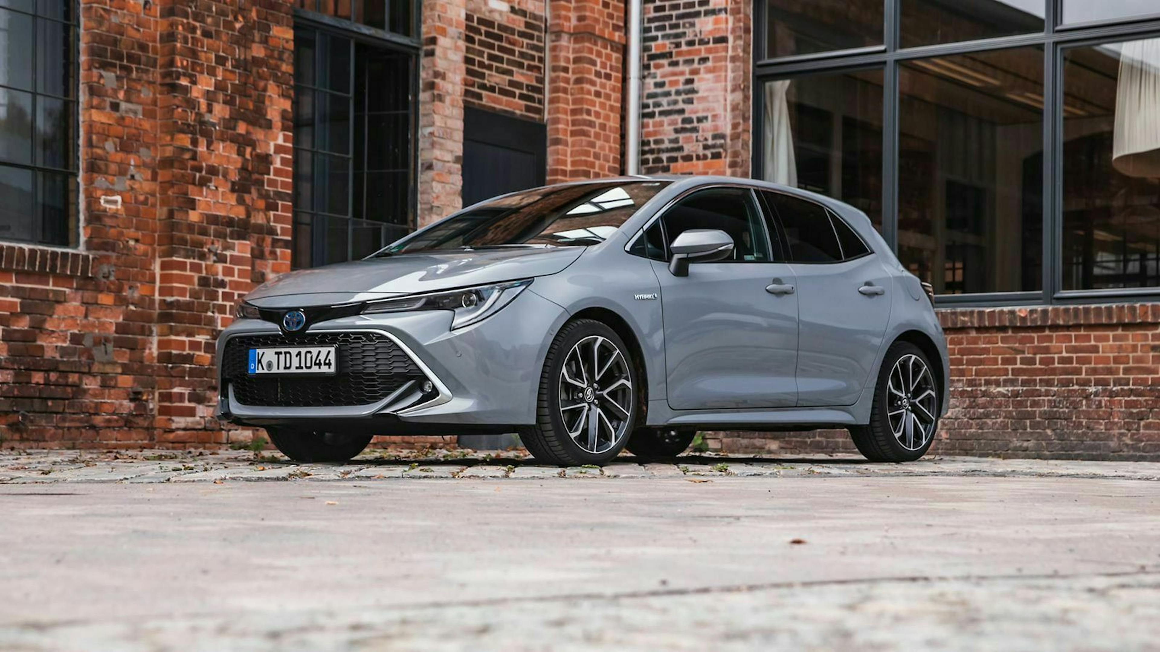 Toyota Corolla 2.0 Hybrid, Anschnitt, statisch