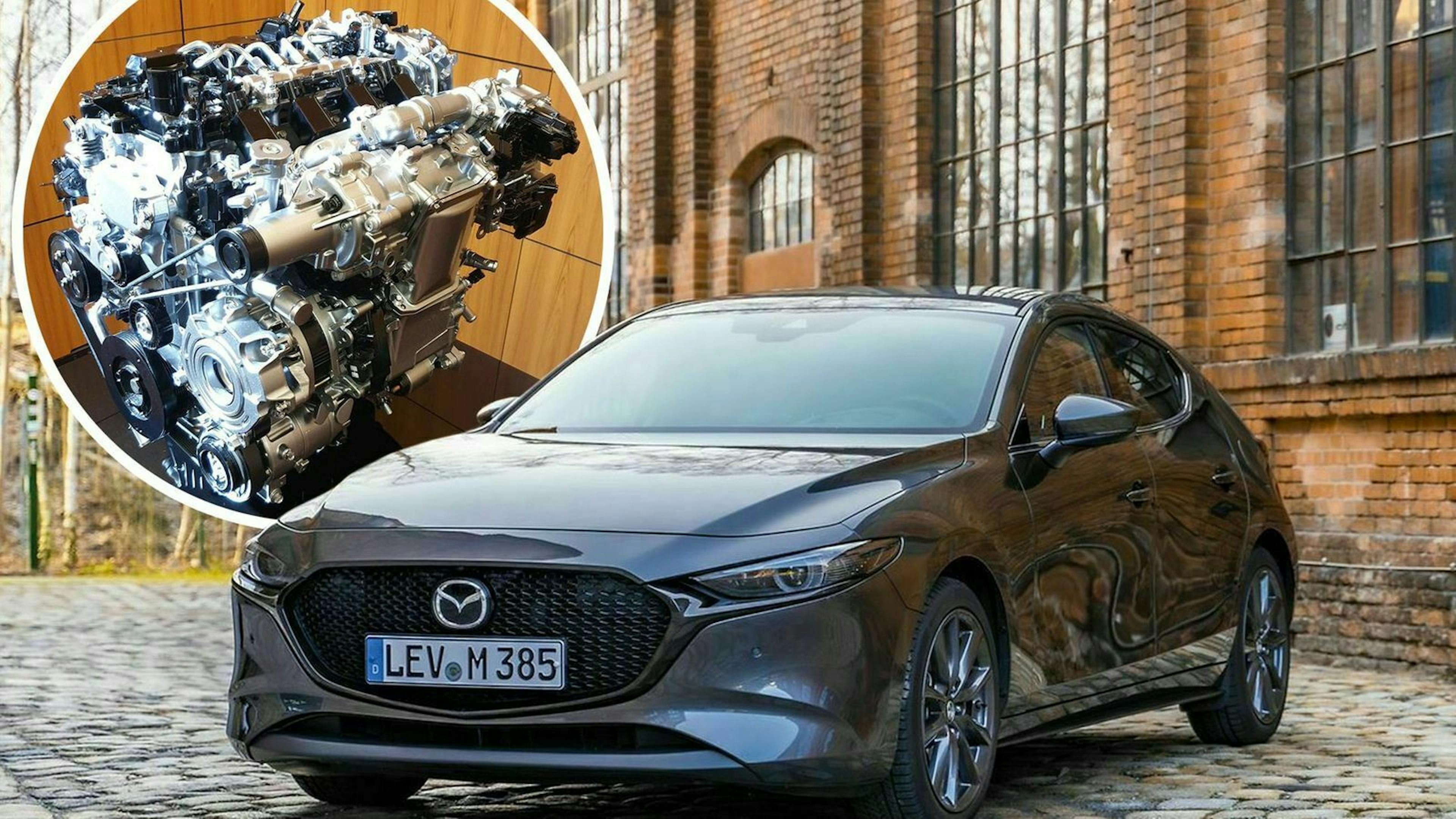 Mazda 3 in Frontansicht mit Motor