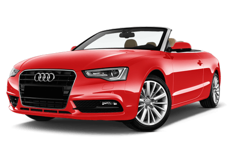 Roter Audi Cabrio, seitlich von vorne gesehen, mit geöffnetem Dach und eleganten Felgen, vor weißem Hintergrund.
