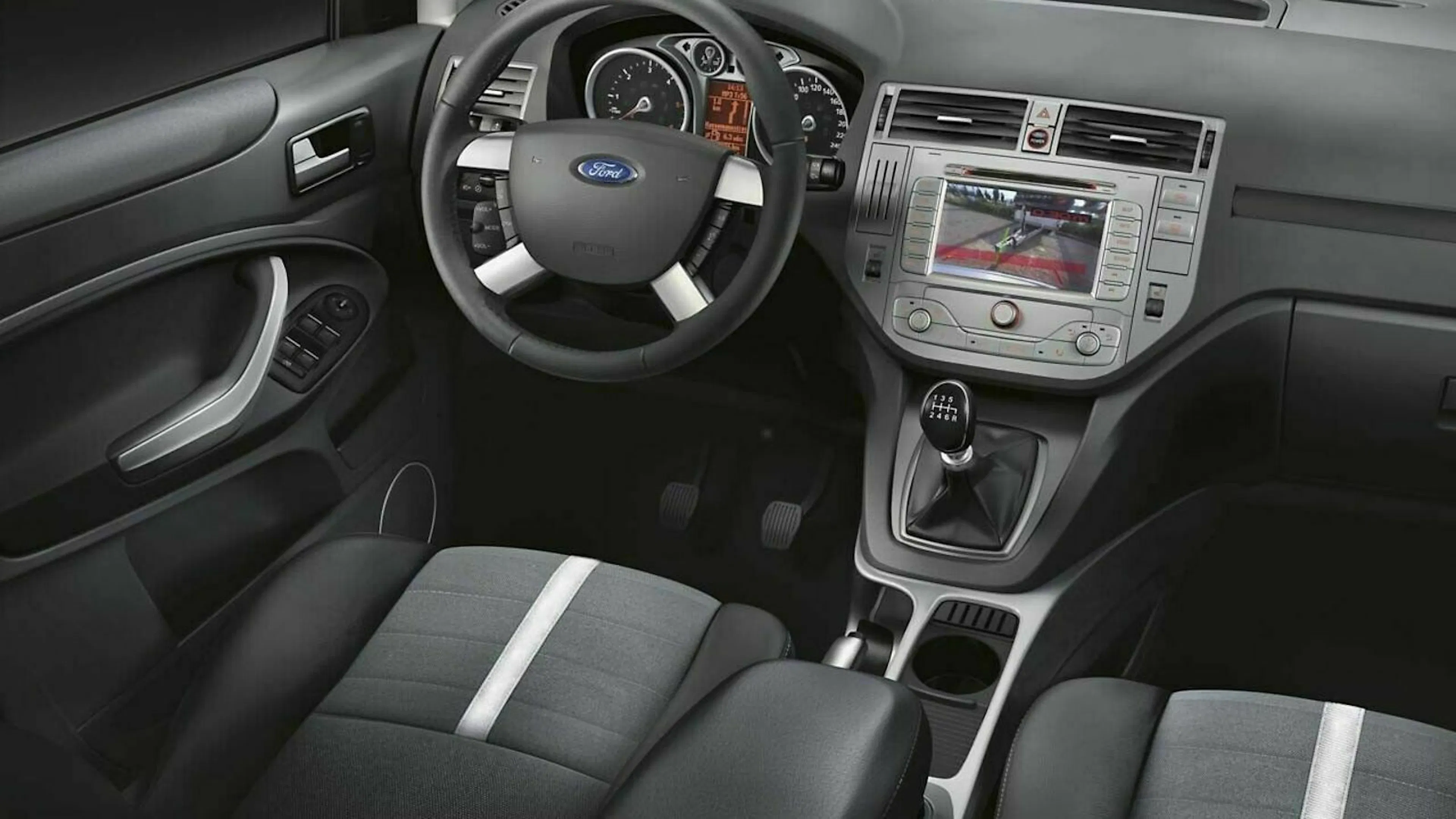 Am häufigsten wurde der Ford Kuga in der Ausstattung "Titanium" mit Regensensor, Klimaautomatik und Tempomat bestellt
