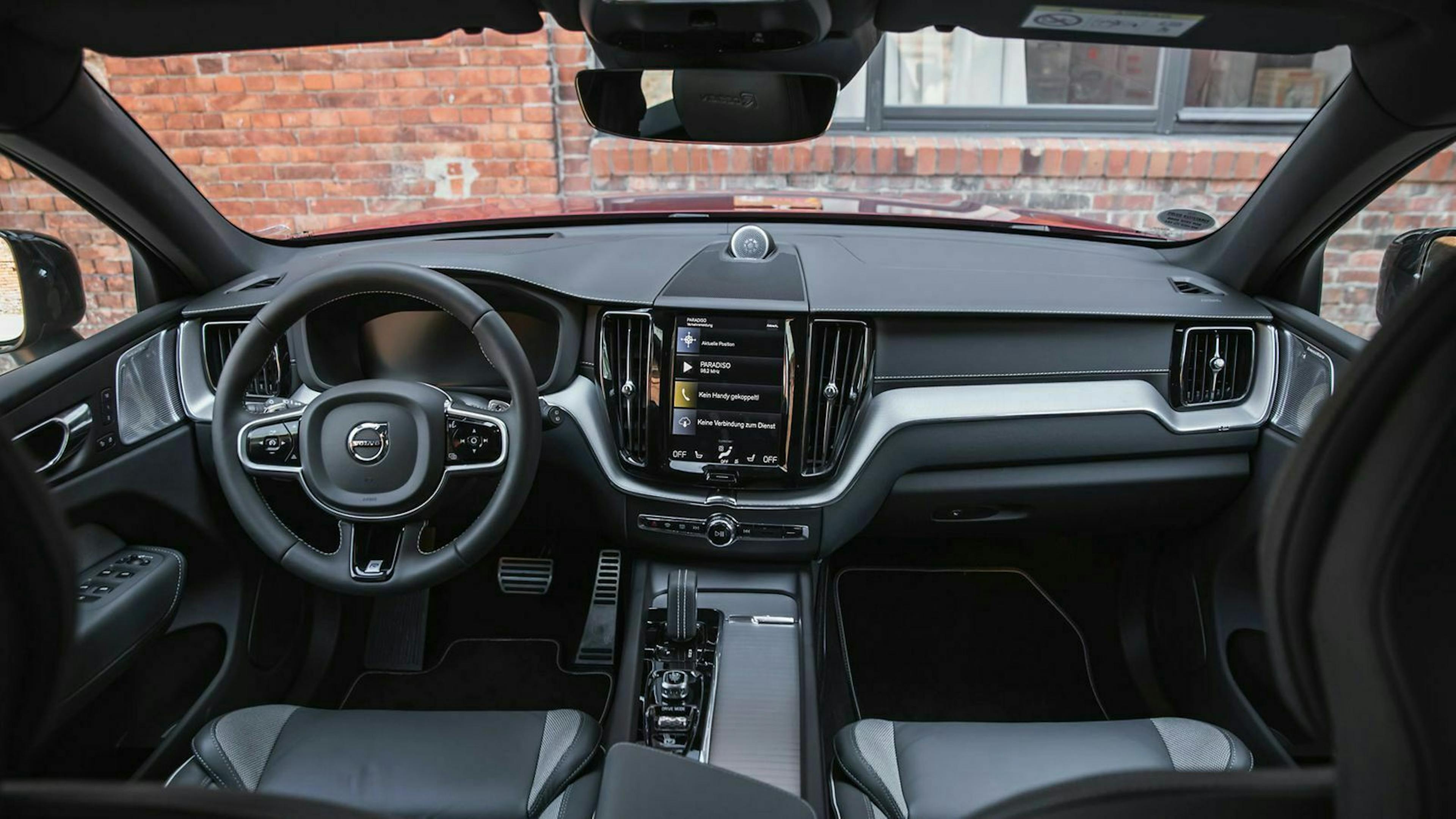 Hübsches Cockpit: Volvo setzt tolle Materialien ein und verarbeitet hochwertig