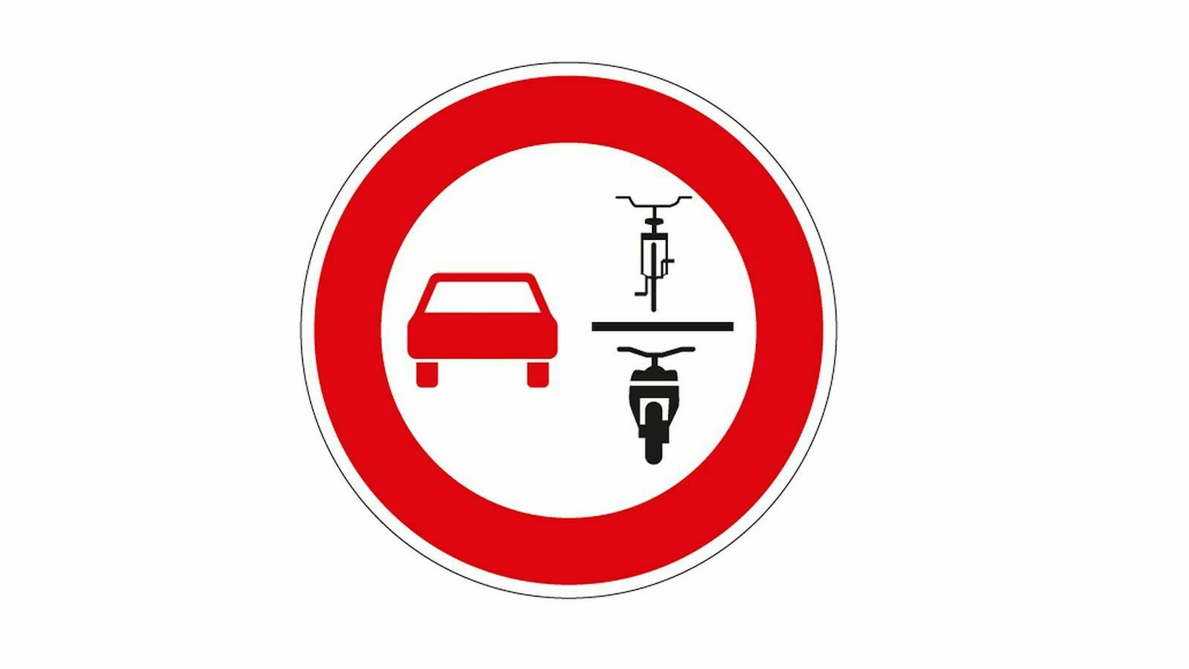 Zu sehen ist ein Verkehrsschild, gültig ab 2020. Ein Überholverbot von einspurigen Fahrzeugen