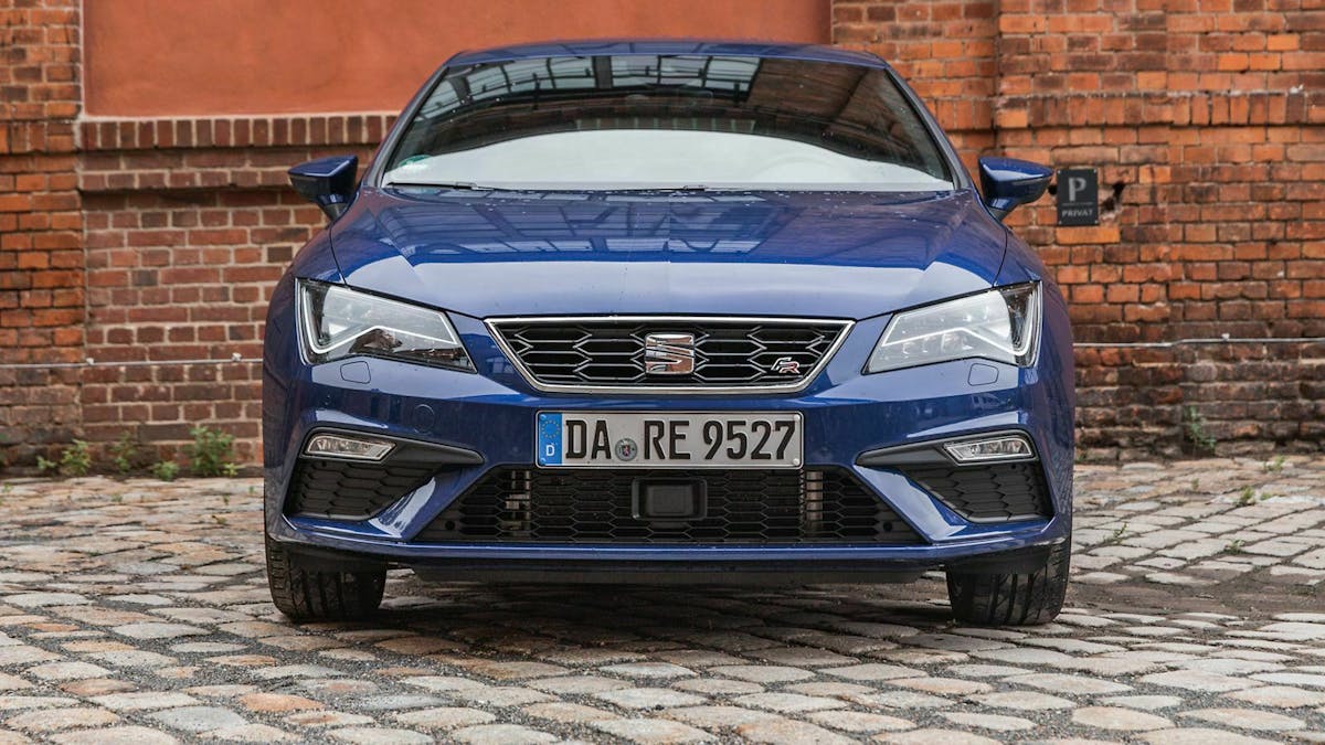 Der Seat Leon 1.5 TGI besitzt zwar LED-Lampen, jedoch kein Fernlicht mit Maskierungsfunktion