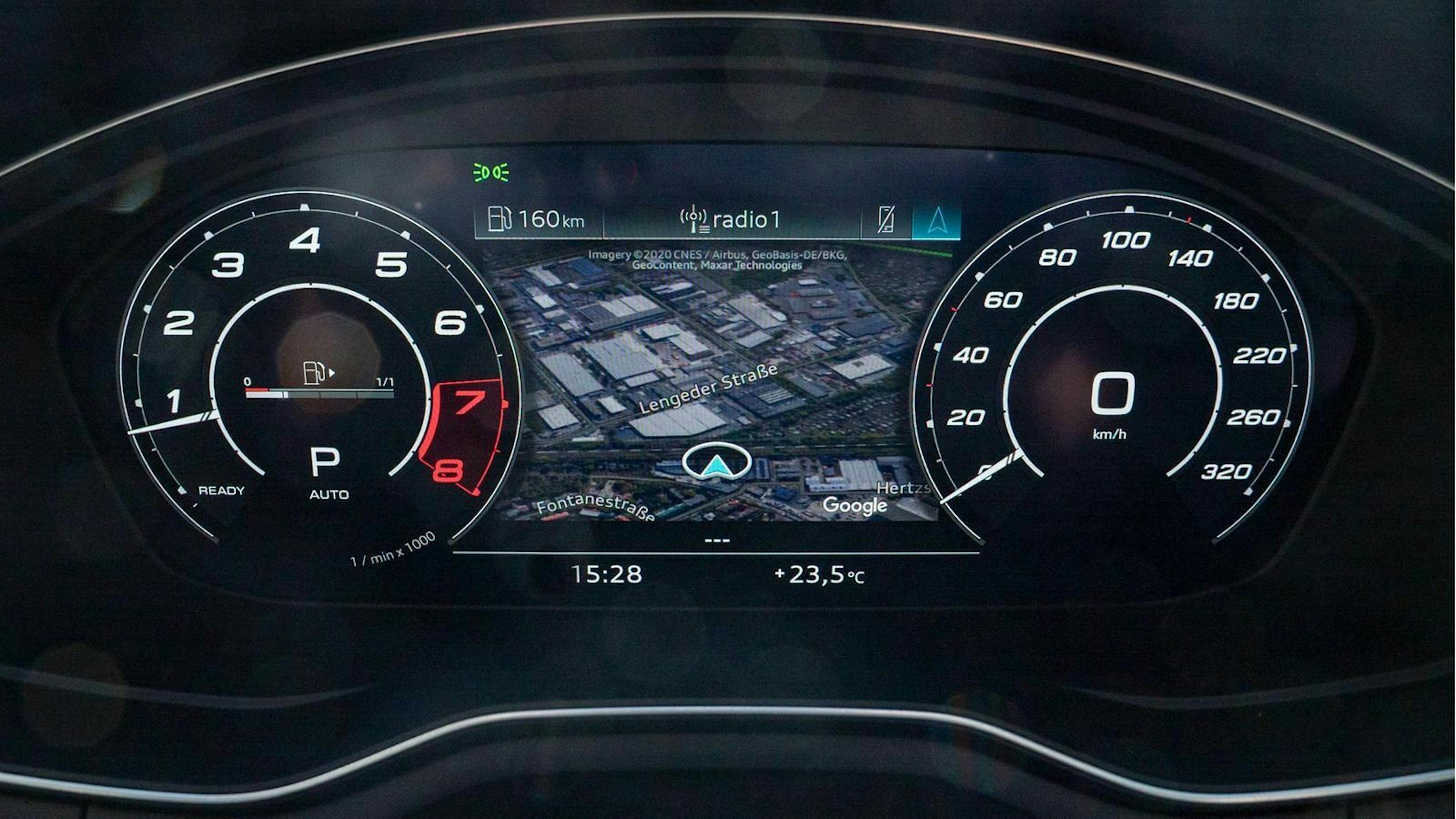 Audi RS4 Digitaler Instrumententräger