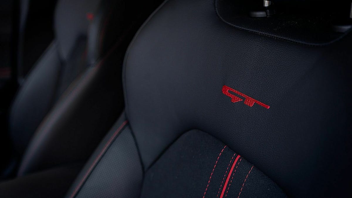 Kia Proceed Fahrersitz mit GT Logo