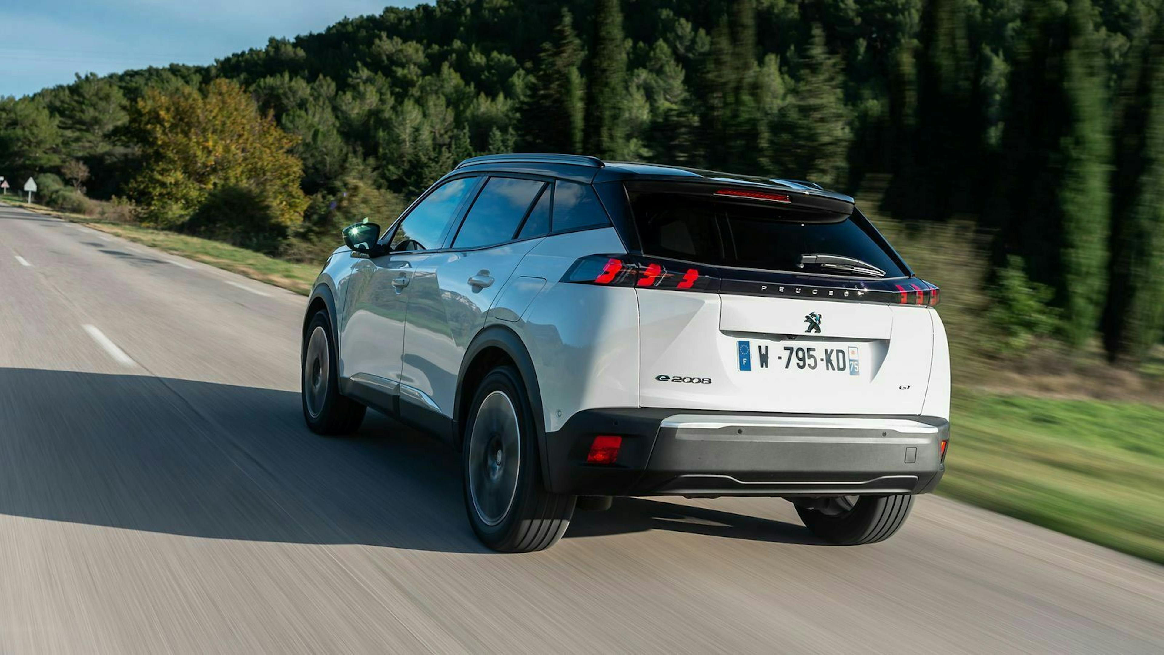 Peugeot e2008 dynamisch Heck