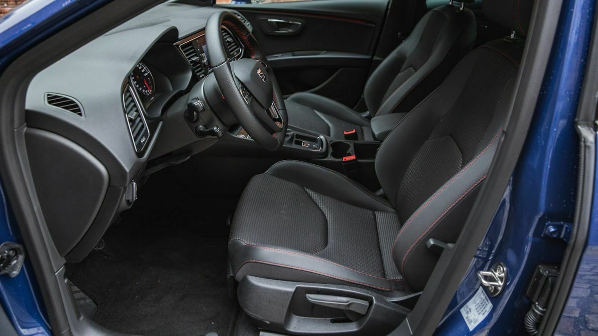 Bei den Assistenten hängt der Seat Leon mittlerweile etwas hinterher, erst der Nachfolger wird aufholen