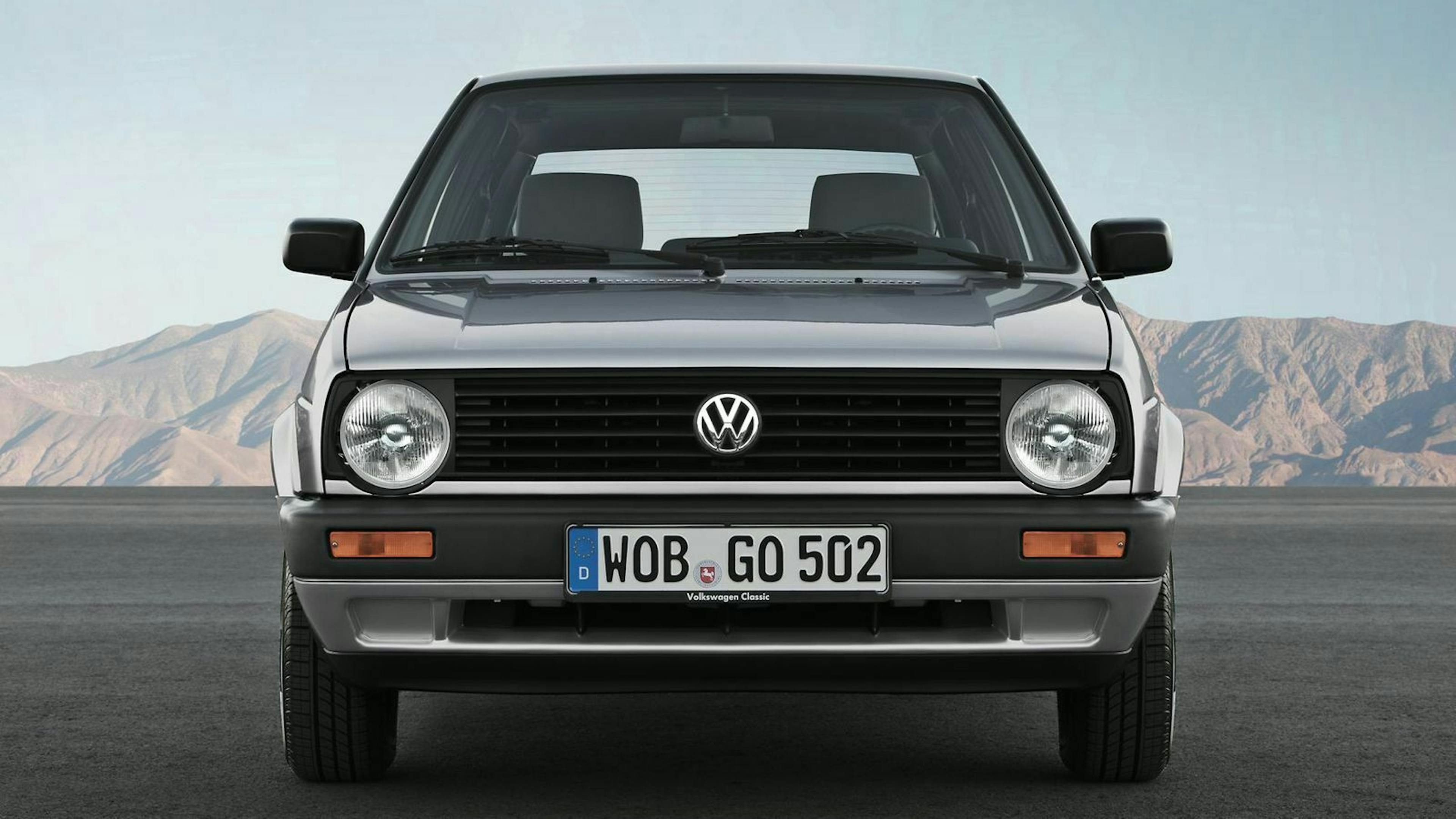Zu sehen ist die Front des VW Golf II