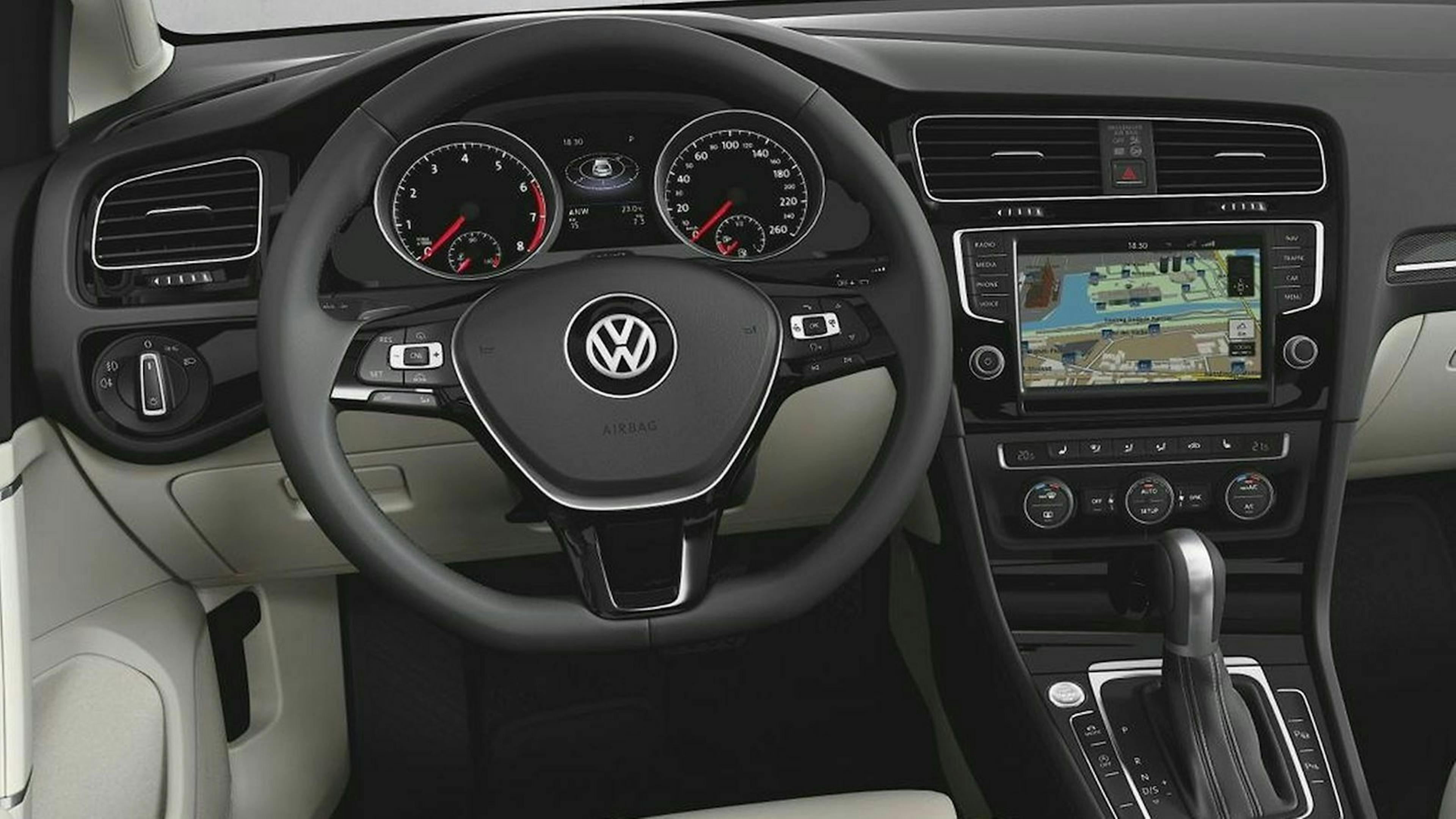 Drei Ausstattungspakete gibt es für den Golf 7. Trendline, Highline und Comfortline. Wir empfehlen Letztere