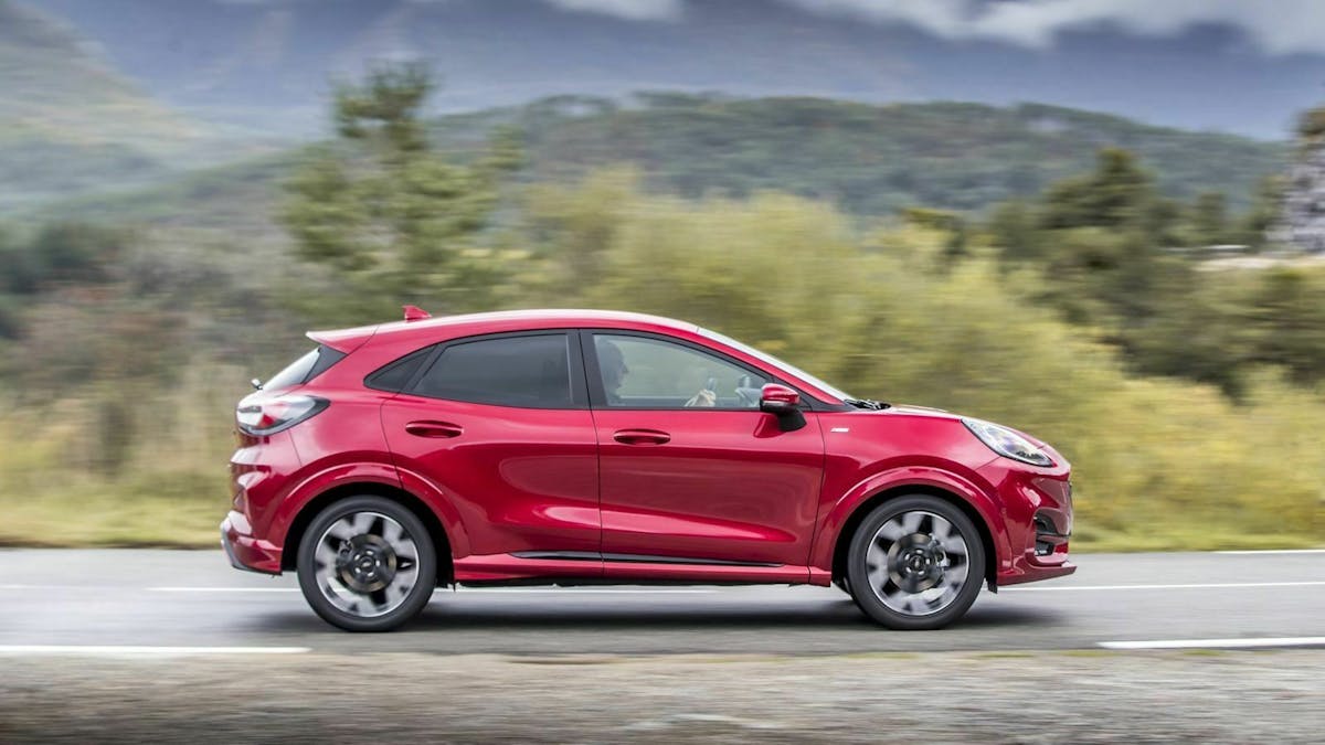 Zu sehen ist der Ford Puma in seitlicher Position