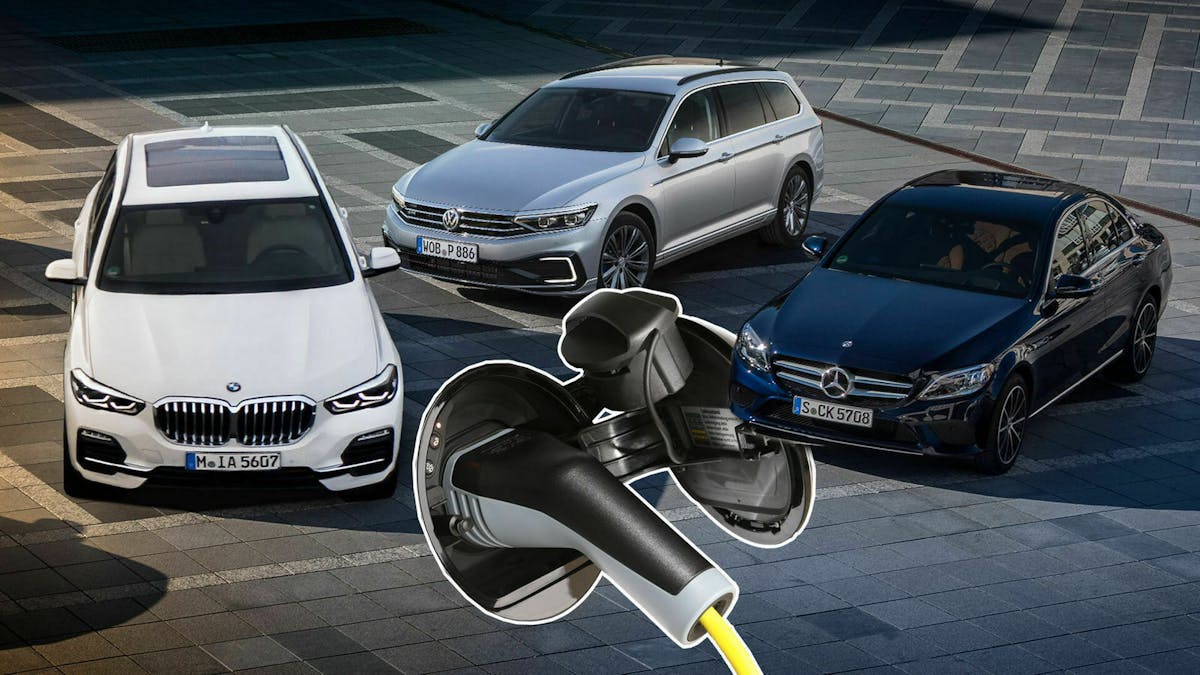 Zu sehen ist eine Collage mit drei Fahrzeugen und einem Ladeanschluss