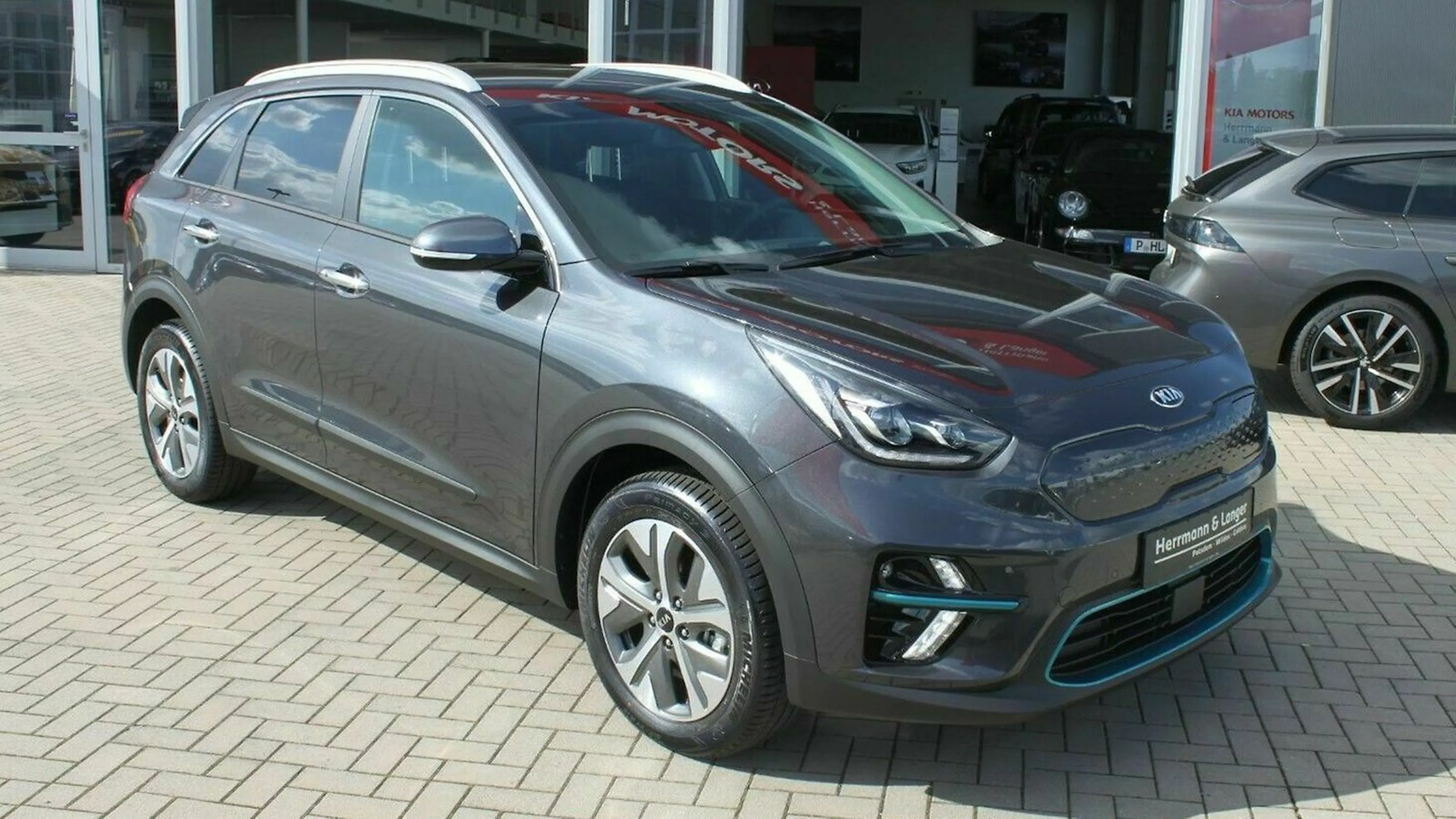 Kia e-Niro in der Seitenansicht, stehend