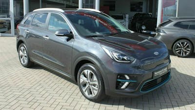 Kia e-Niro in der Seitenansicht, stehend